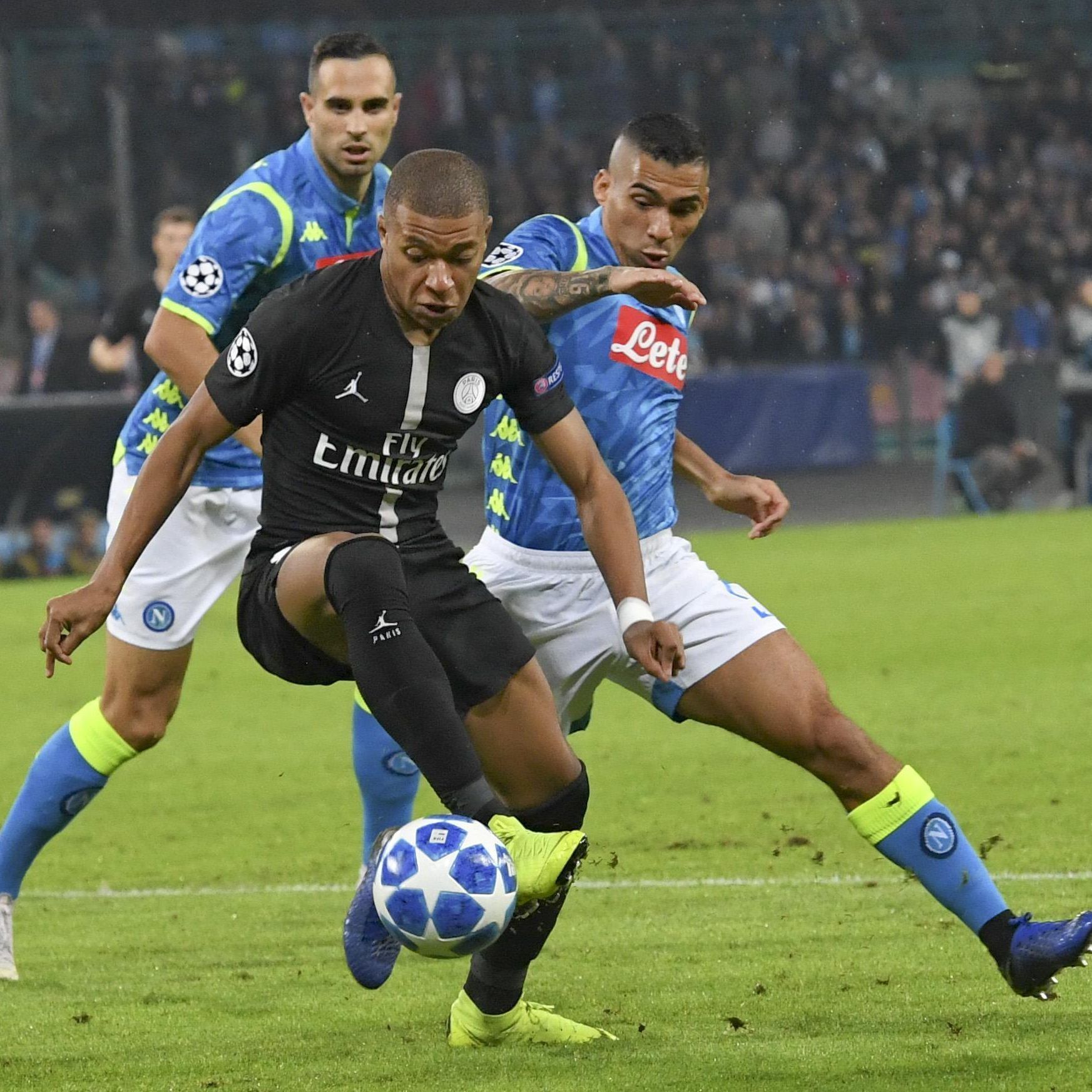 Mbappé und Co. mussten sich mit einem 1:1 bei Neapel zufrieden geben.