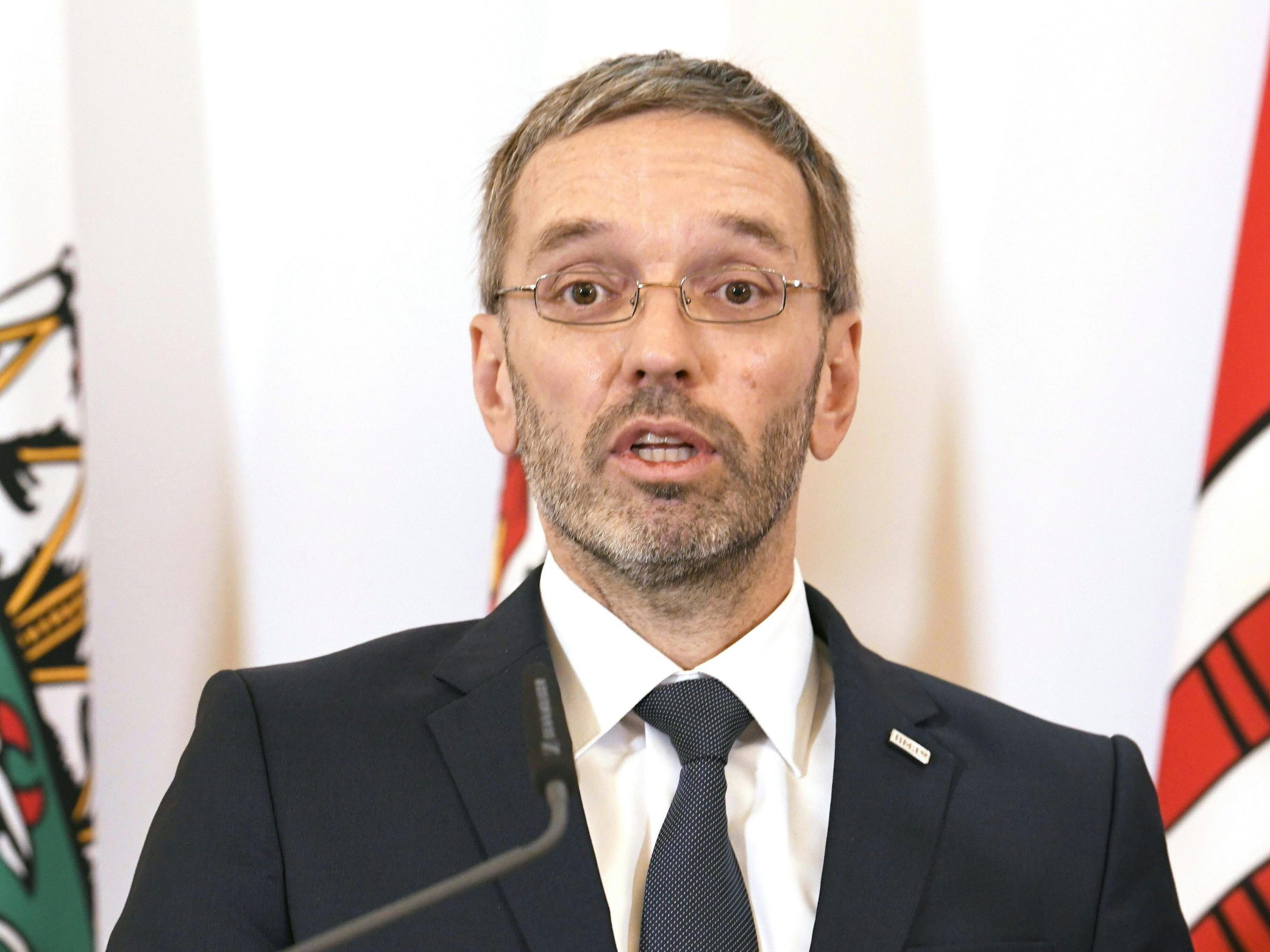 Kickl will vor allem gegen Terrorismus, politischen Islam und Antisemitismus vorgehen. Kickl will vor allem gegen Terrorismus, politischen Islam und Antisemitismus vorgehen.