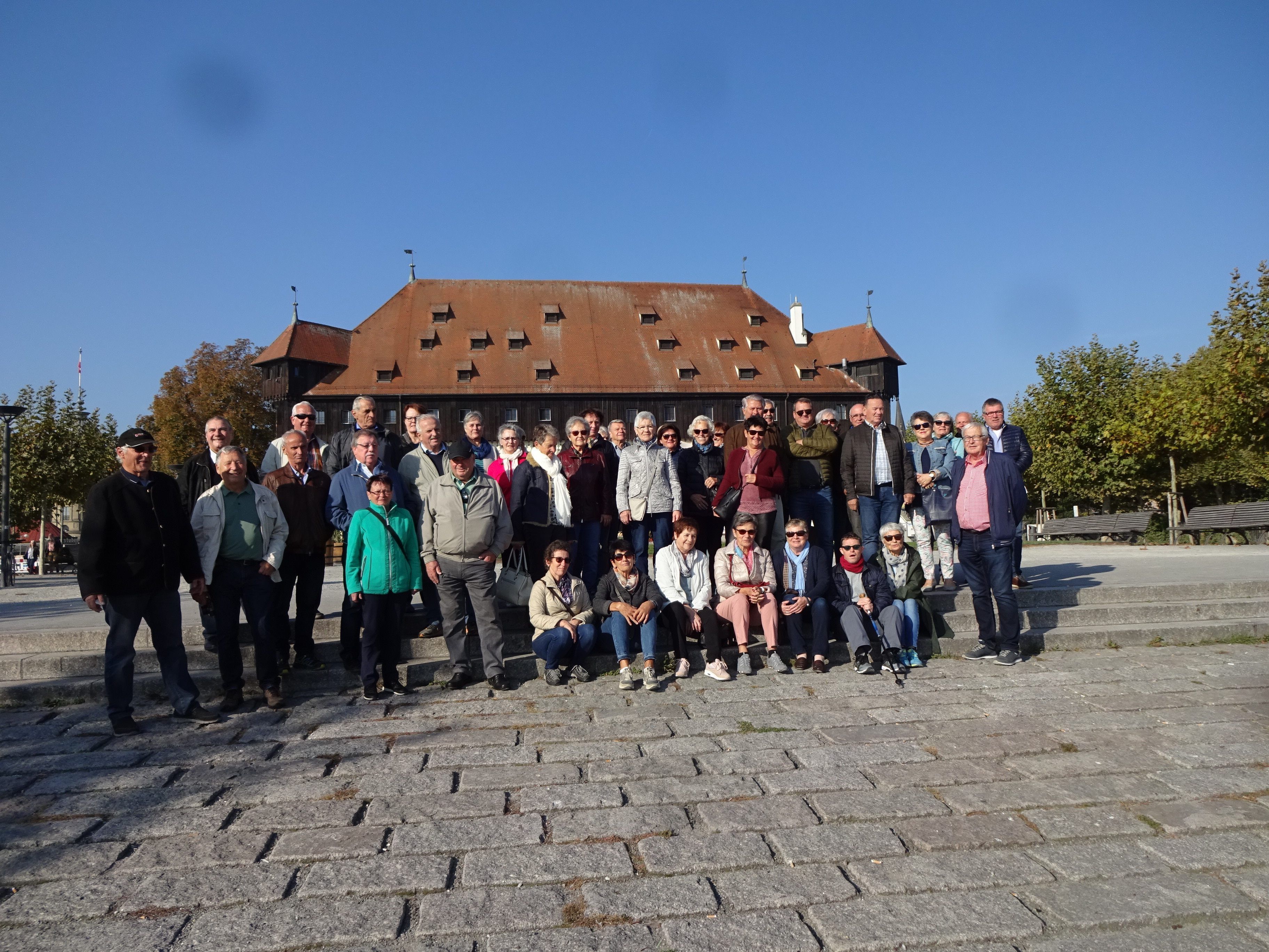 Vor dem Konstanzer Konzilsgebäude