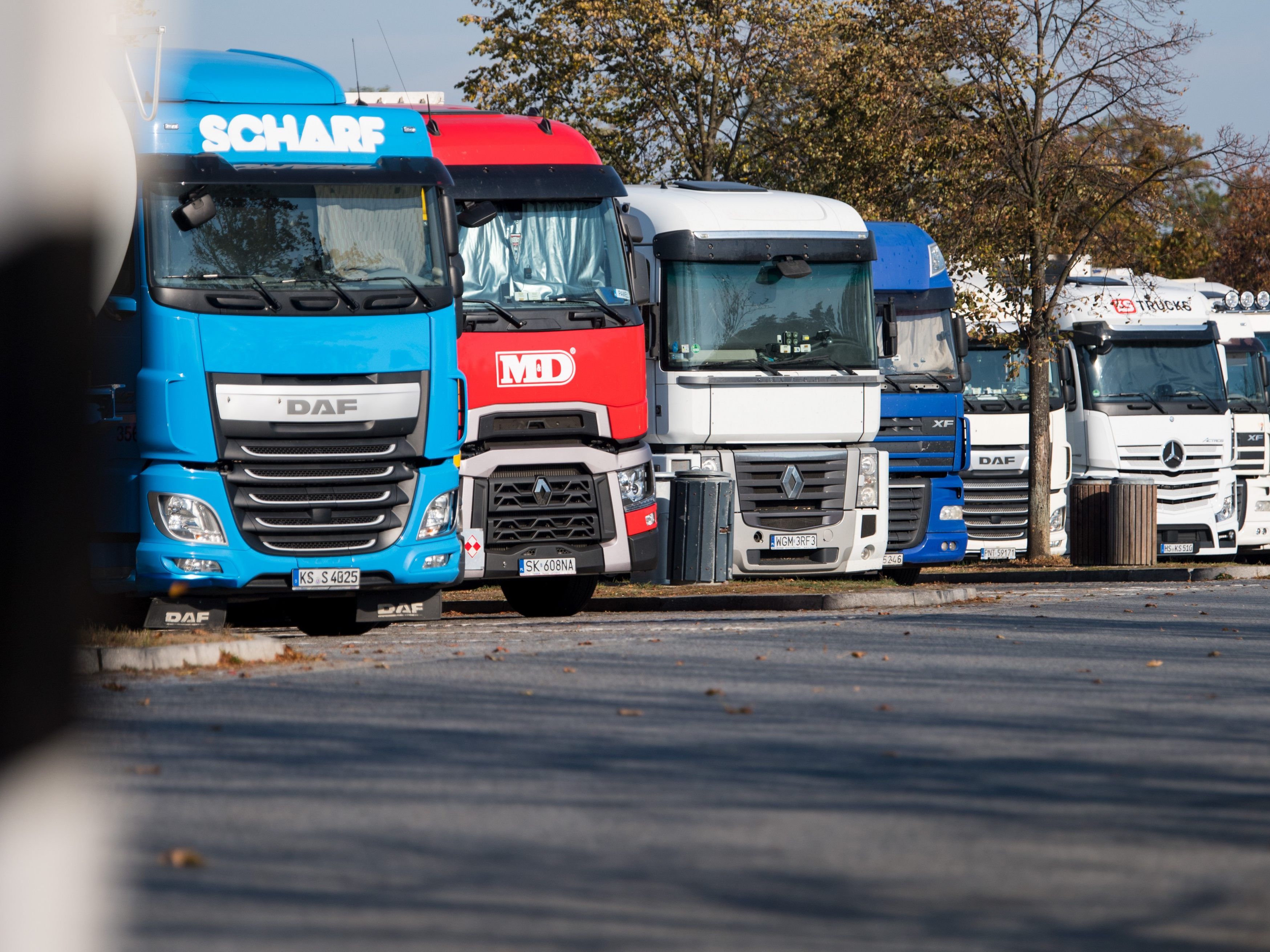 Die Mauterhöhung für LKW sorgt für Kritik. Die Mauterhöhung für LKW sorgt für Kritik.