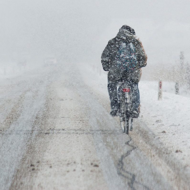 So lenkt man sein E-Bike sicher durch den Winter.