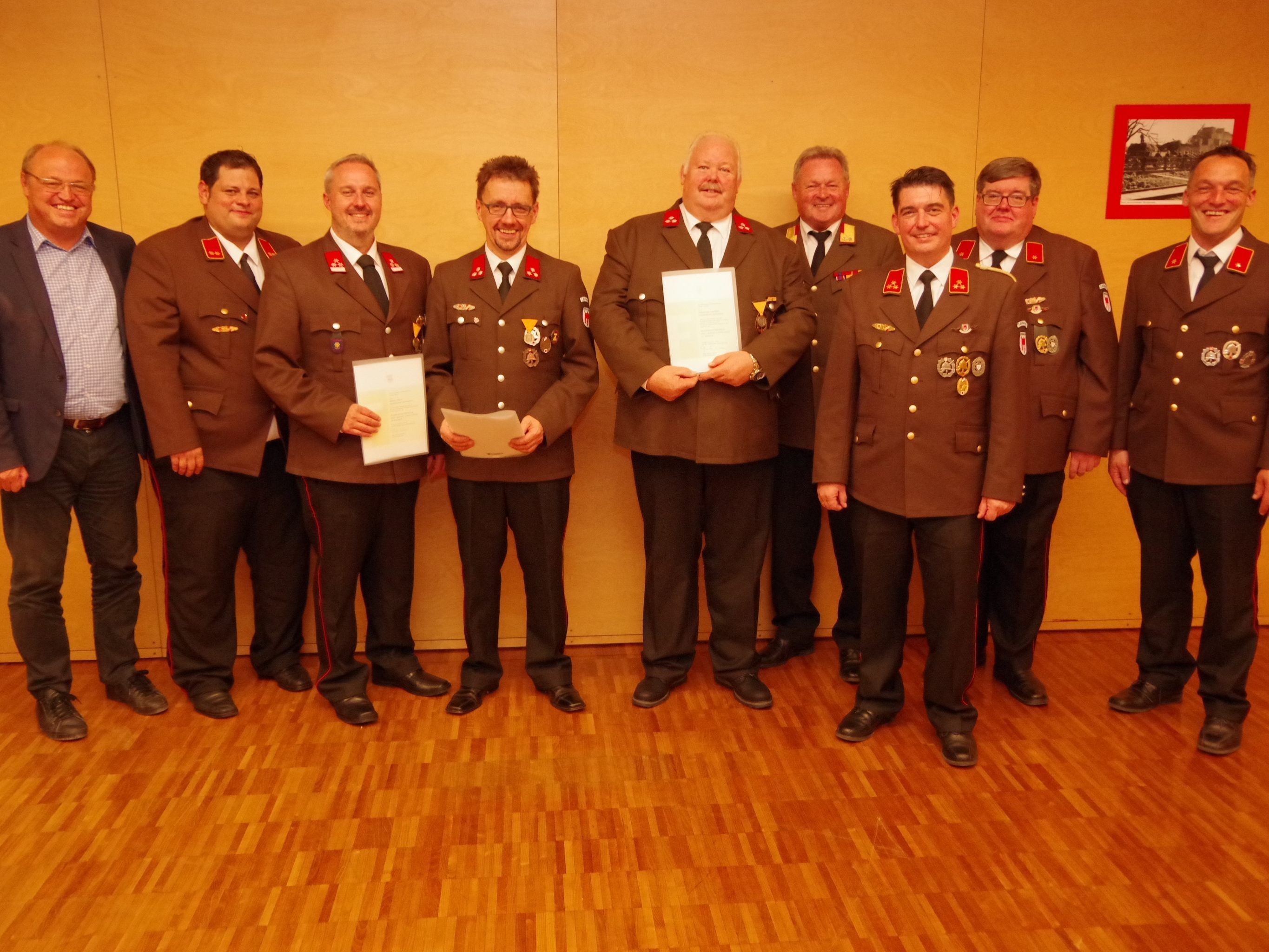 Jubilare mit Ehrengästen und Kommando der Feuerwehr Lauterach