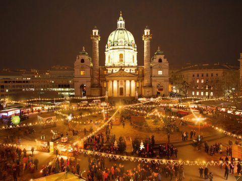 Am 23. November 2018 öffnet der Art Advent-Markt vor der Wiener Karlskirche. Am 23. November 2018 öffnet der Art Advent-Markt vor der Wiener Karlskirche.