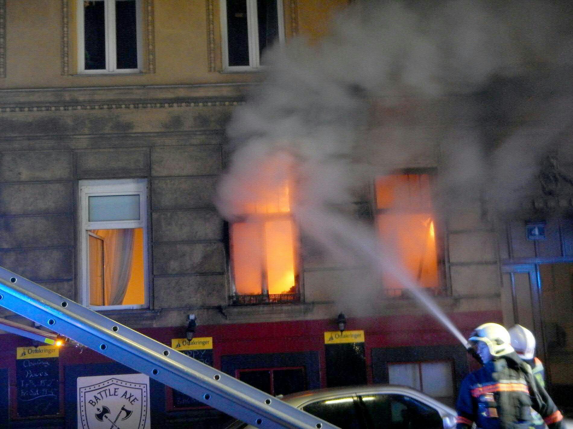 Bei dem Brand in Wien-Döbling wurden 26 Bewohner gerettet. Bei dem Brand in Wien-Döbling wurden 26 Bewohner gerettet.