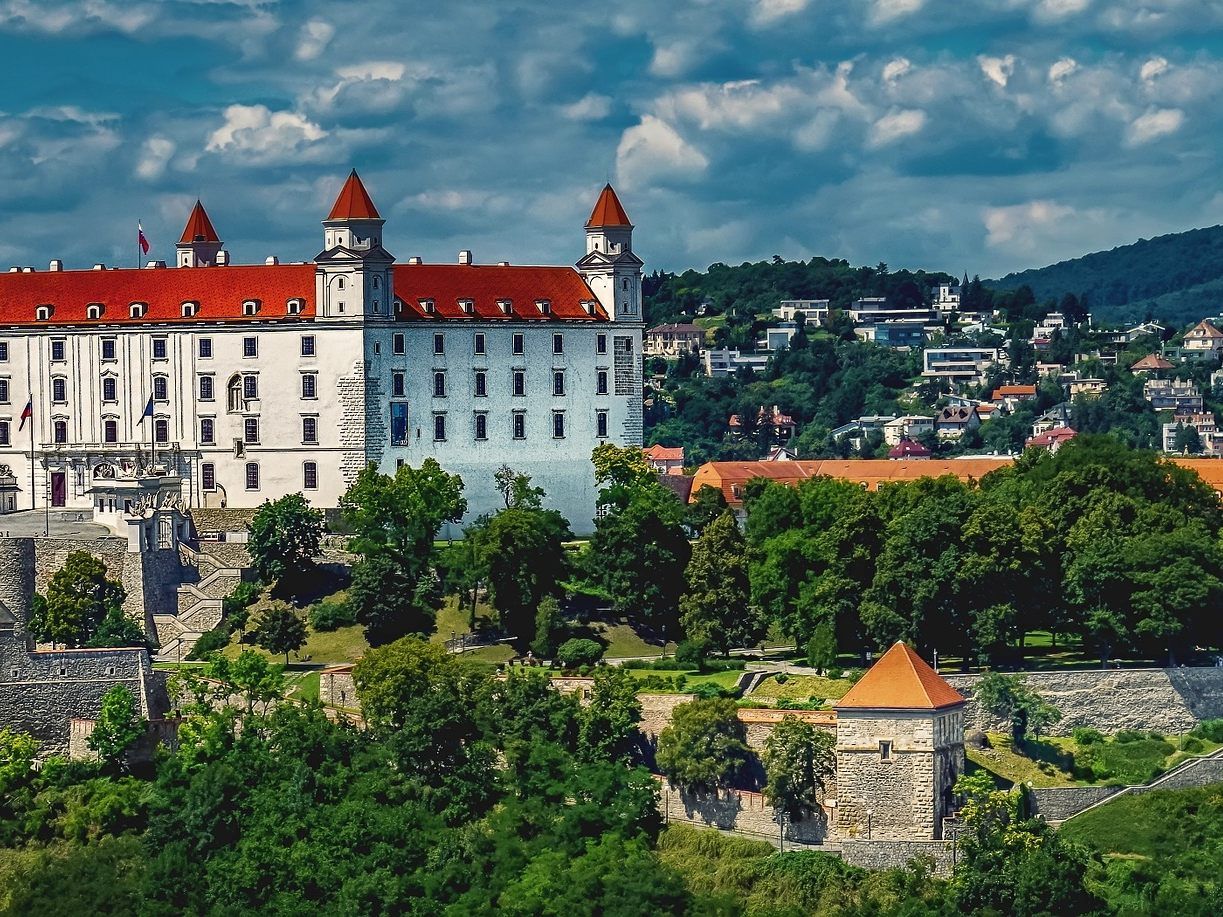 Die Zugverbindung zwischen Wien und Bratislava wird weiter ausgebaut. Die Zugverbindung zwischen Wien und Bratislava wird weiter ausgebaut.