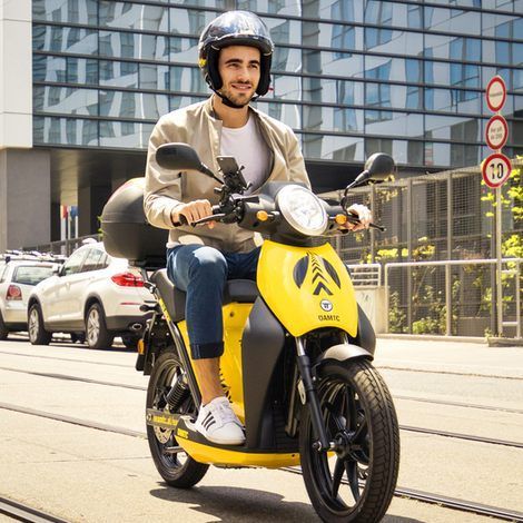 Die gelben Flitzer von ÖAMTC werden eingewintert.