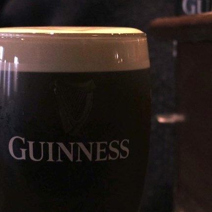 Das braune Gold der grünen Insel könnte teurer werden, wenn der Brexit Grenzkontrollen zu Nordirland nötig macht.