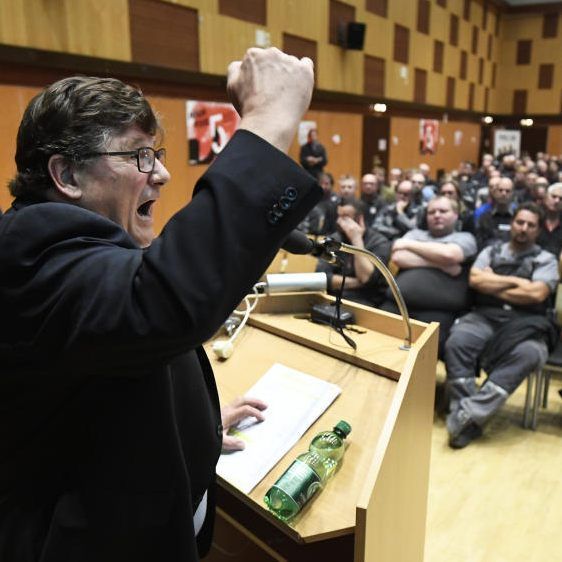 PRO-GE-Chef Rainer Wimmer (SPÖ) während einer Betriebsversammlung