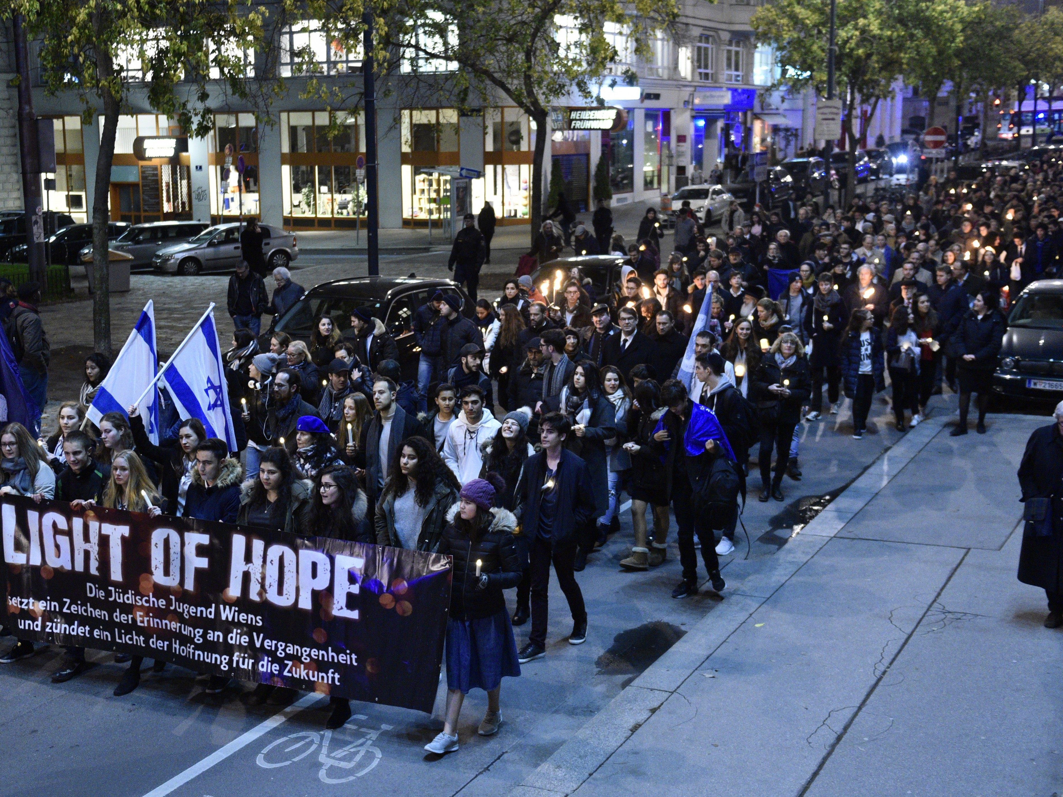 Am 8. November findet in Wien der Gedenkmarsch "Light of Hope" statt. Am 8. November findet in Wien der Gedenkmarsch "Light of Hope" statt.