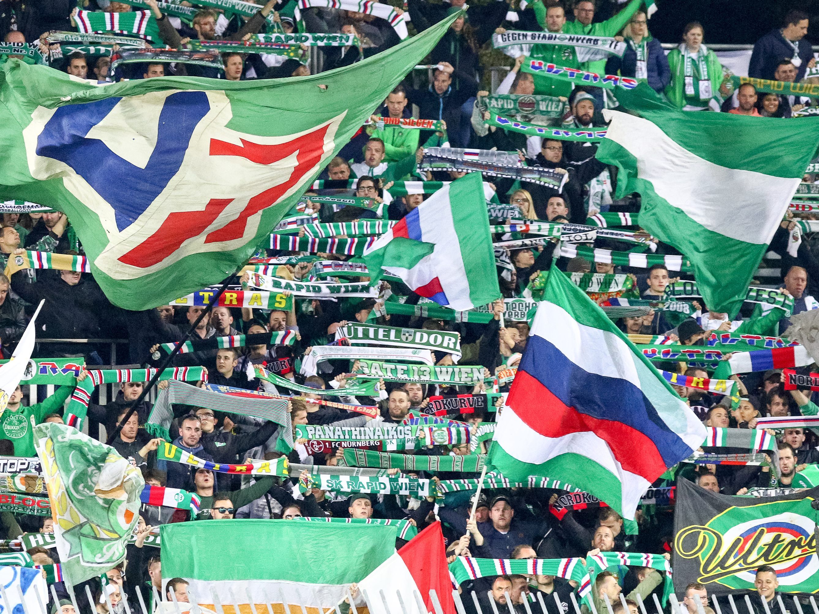 Rapid Wien will eventuell in den Frauenfußball einsteigen.