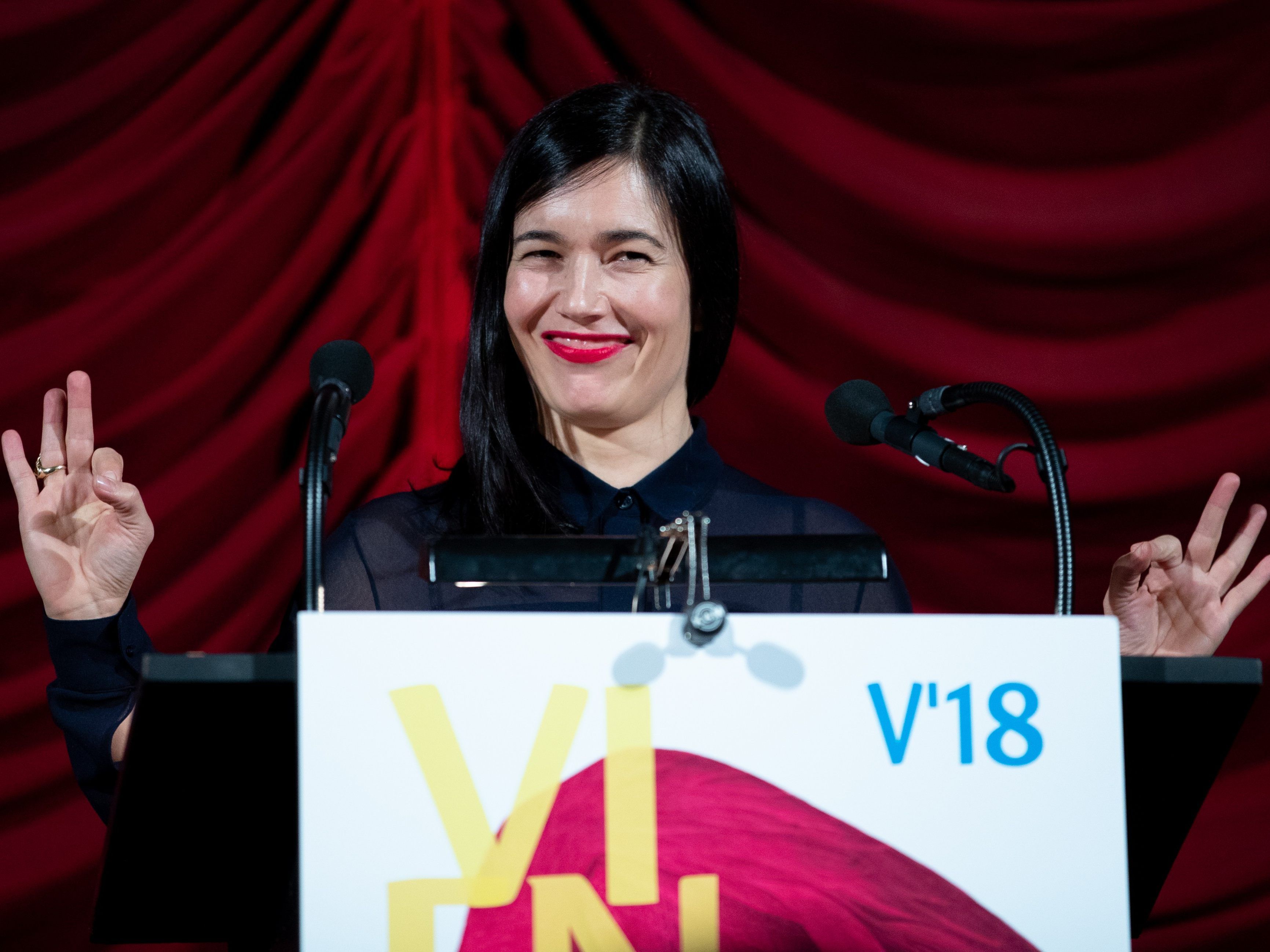 Direktorin Eva Sangiorgi fasst die Viennale auf einem Bild zusammen.