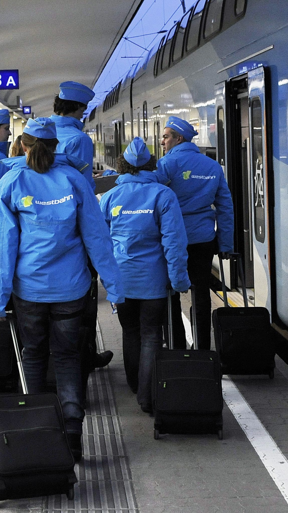 Auch die Westbahnmitarbeiter streiken am Montag.