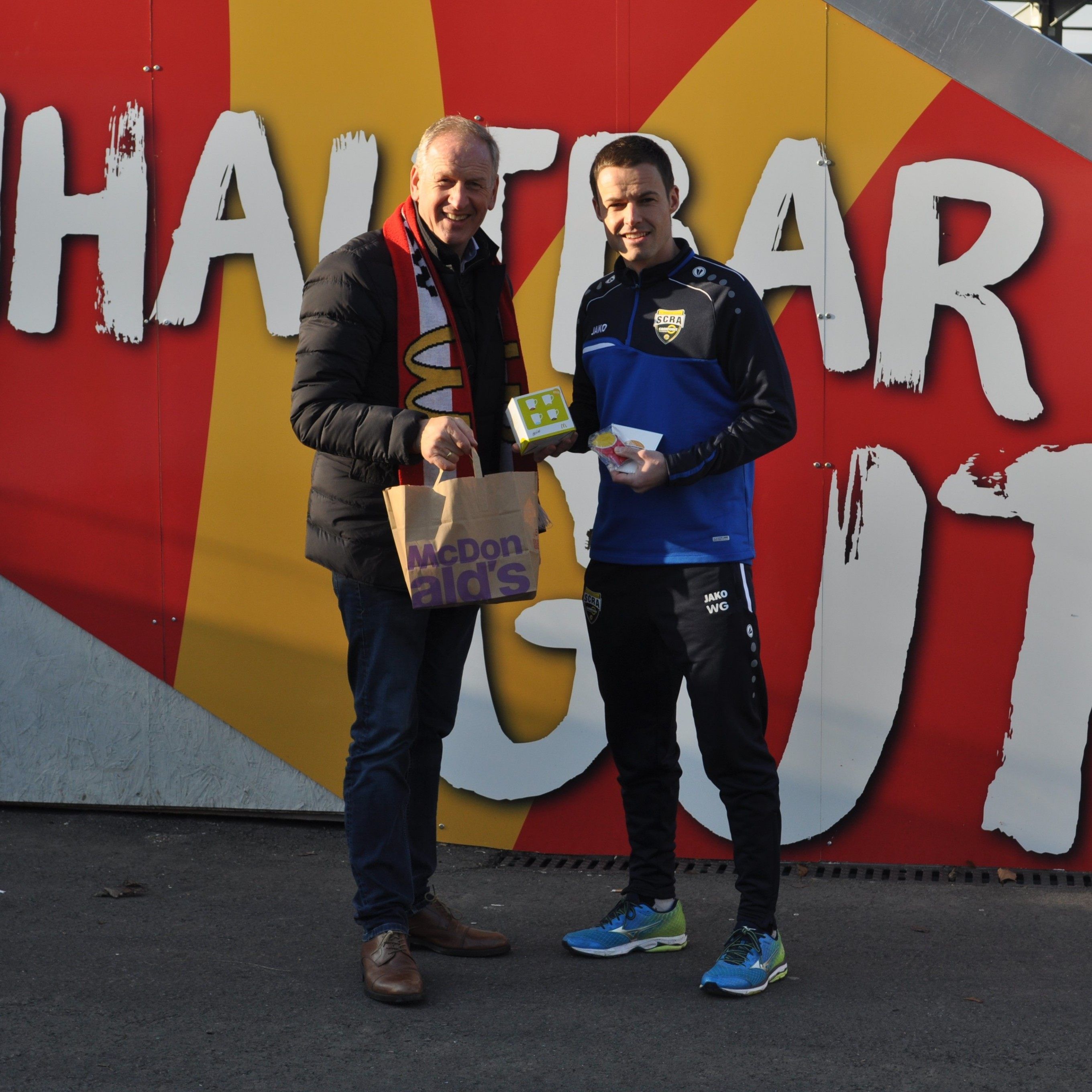 Loek Versluis und Trainer Werner Grabherr freuen sich auf die Zusammenarbeit