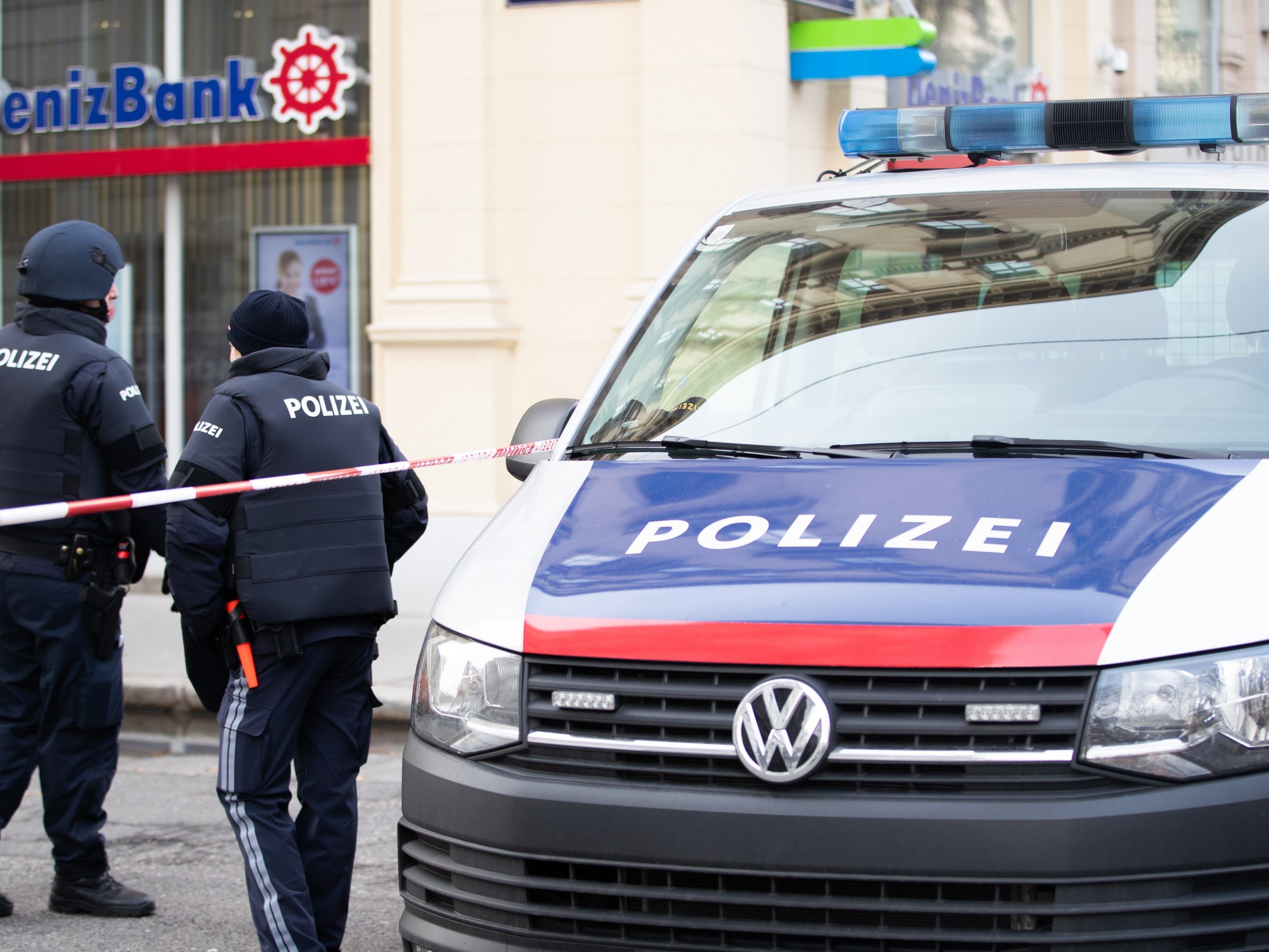 Beim Banküberfall am Kärntner Ring fielen Schüsse.
