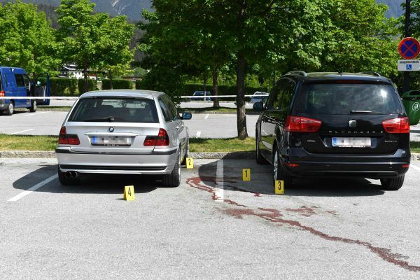 Bei einer Messerstecherei in Tirol starb ein 17-jähriger Vorarlberger.