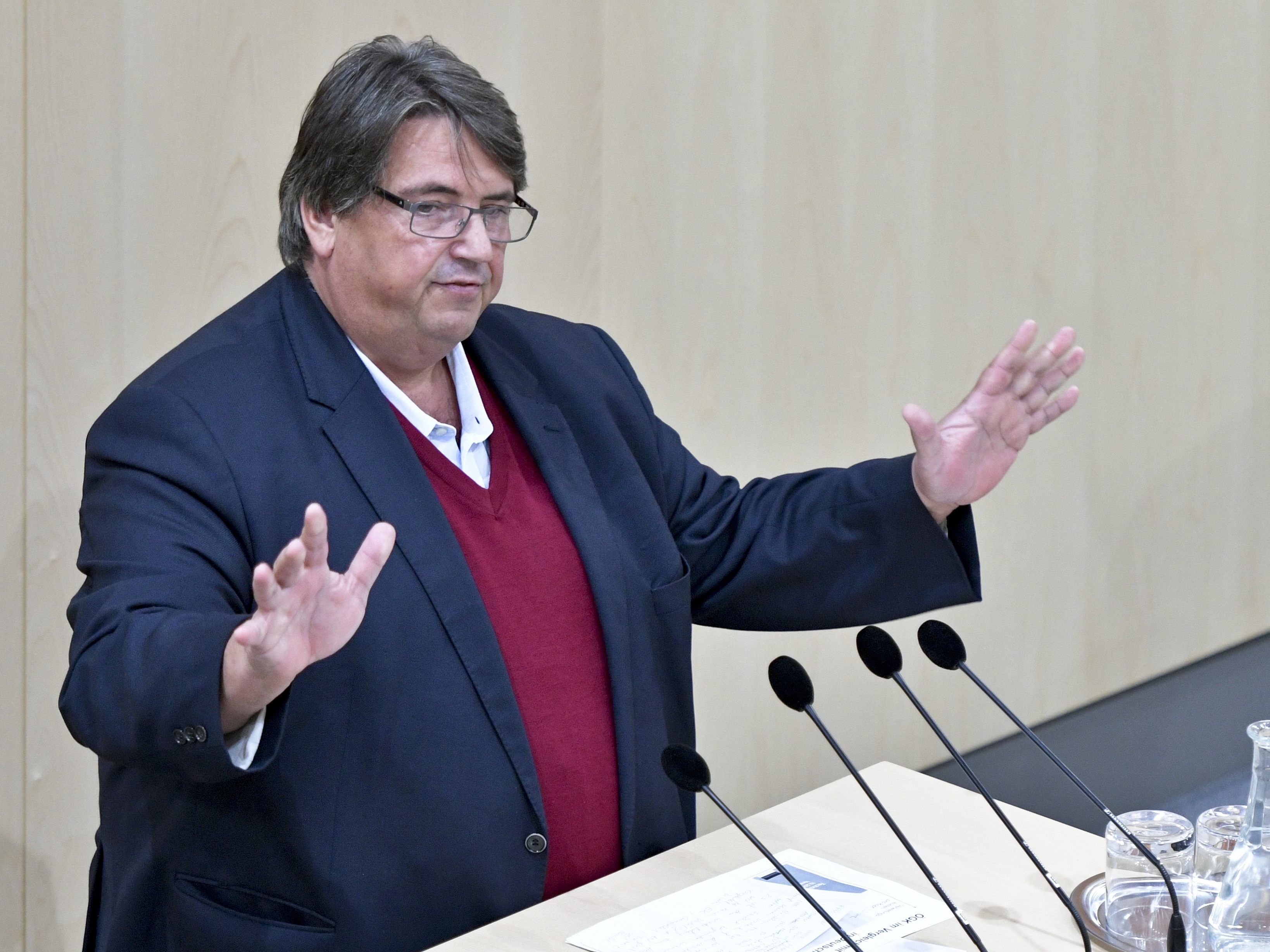 Kritik kommt auch von dem SPÖ-Abgeordneten Josef Muchitsch. Kritik kommt auch von dem SPÖ-Abgeordneten Josef Muchitsch.
