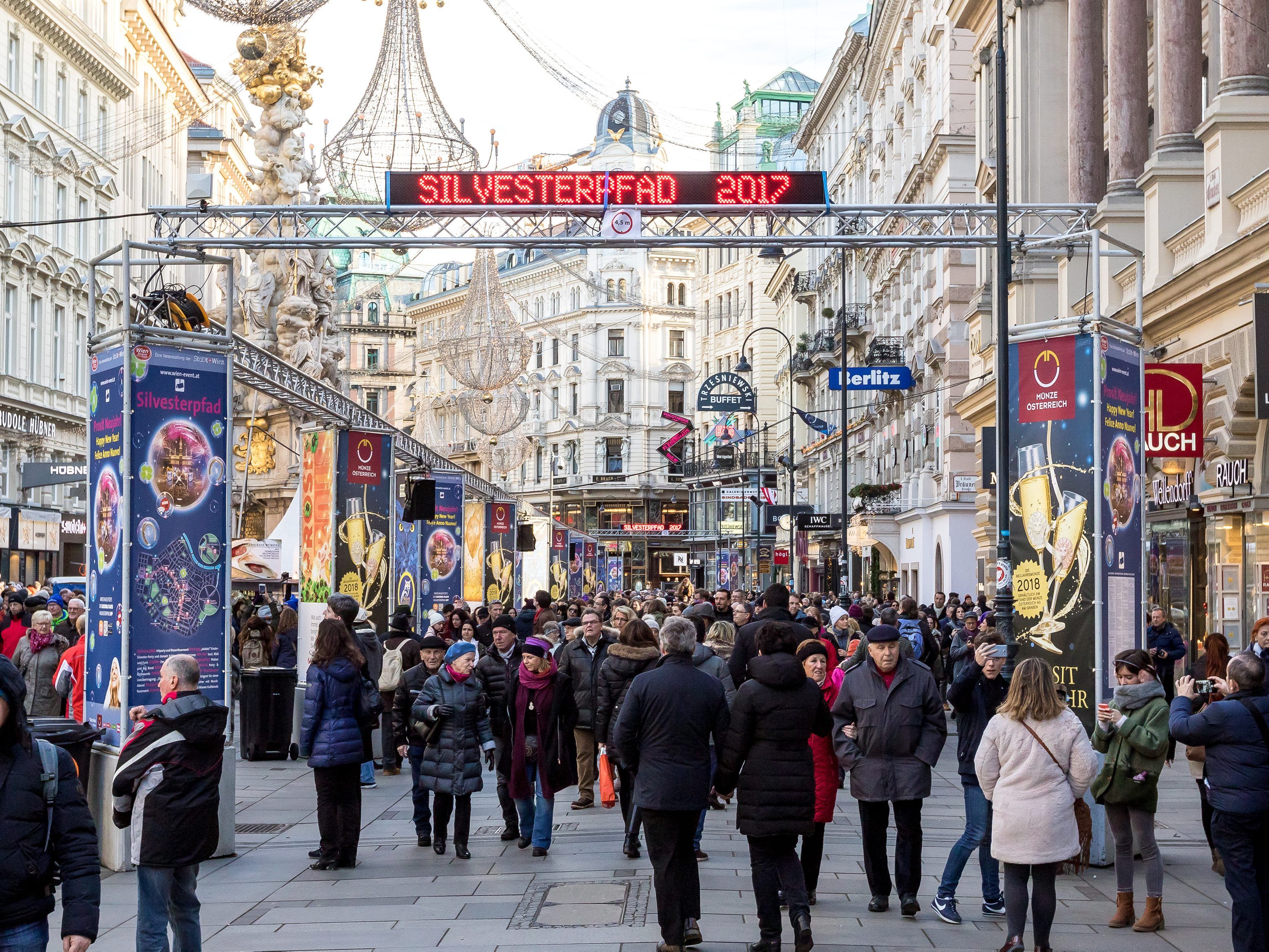 Zu Silvester werden hunderte Security Mitarbeiter für Sicherheit in Wien sorgen.