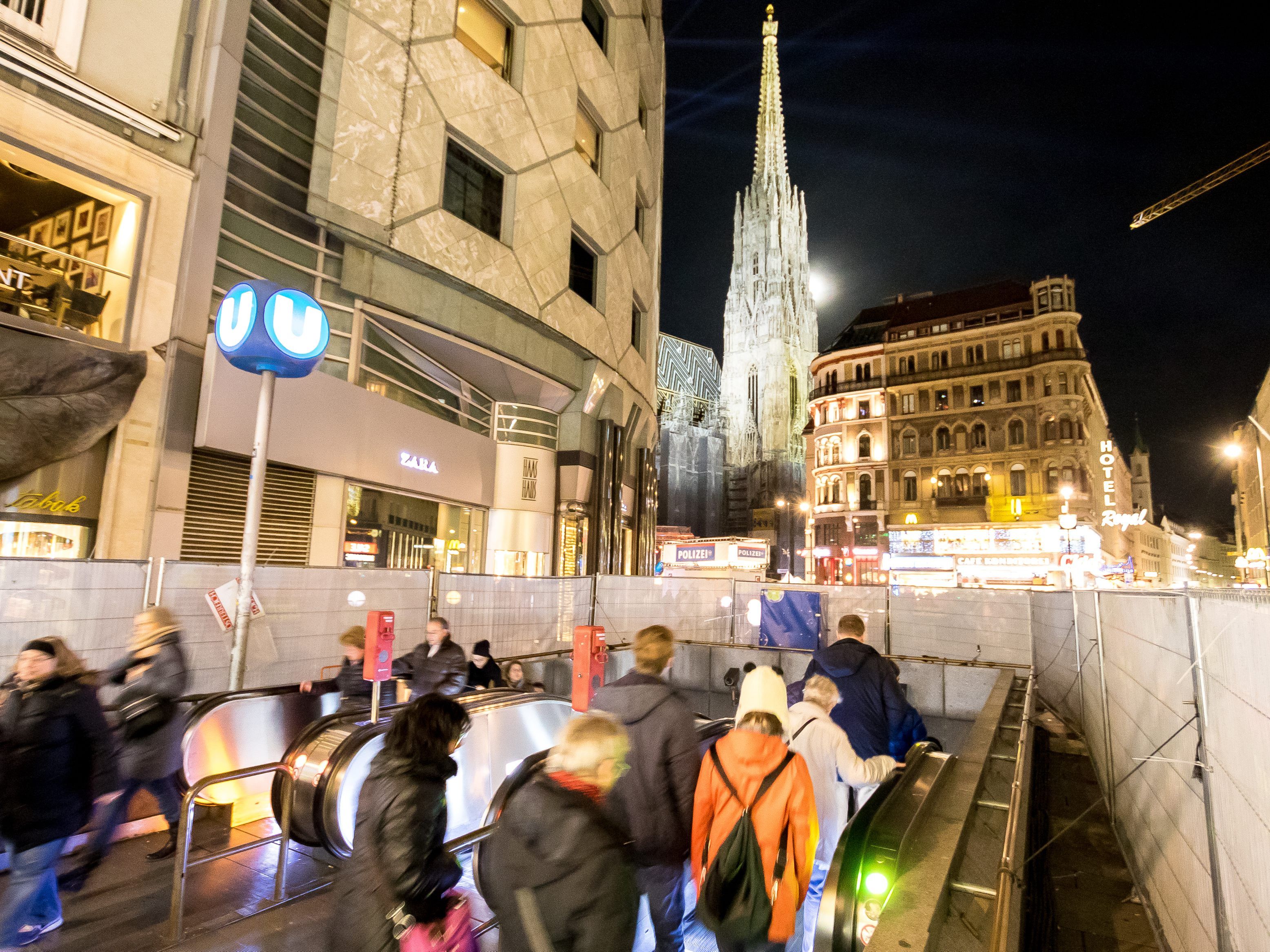 Die Station Stephansplatz wird in der Silvesternacht durchfahren.