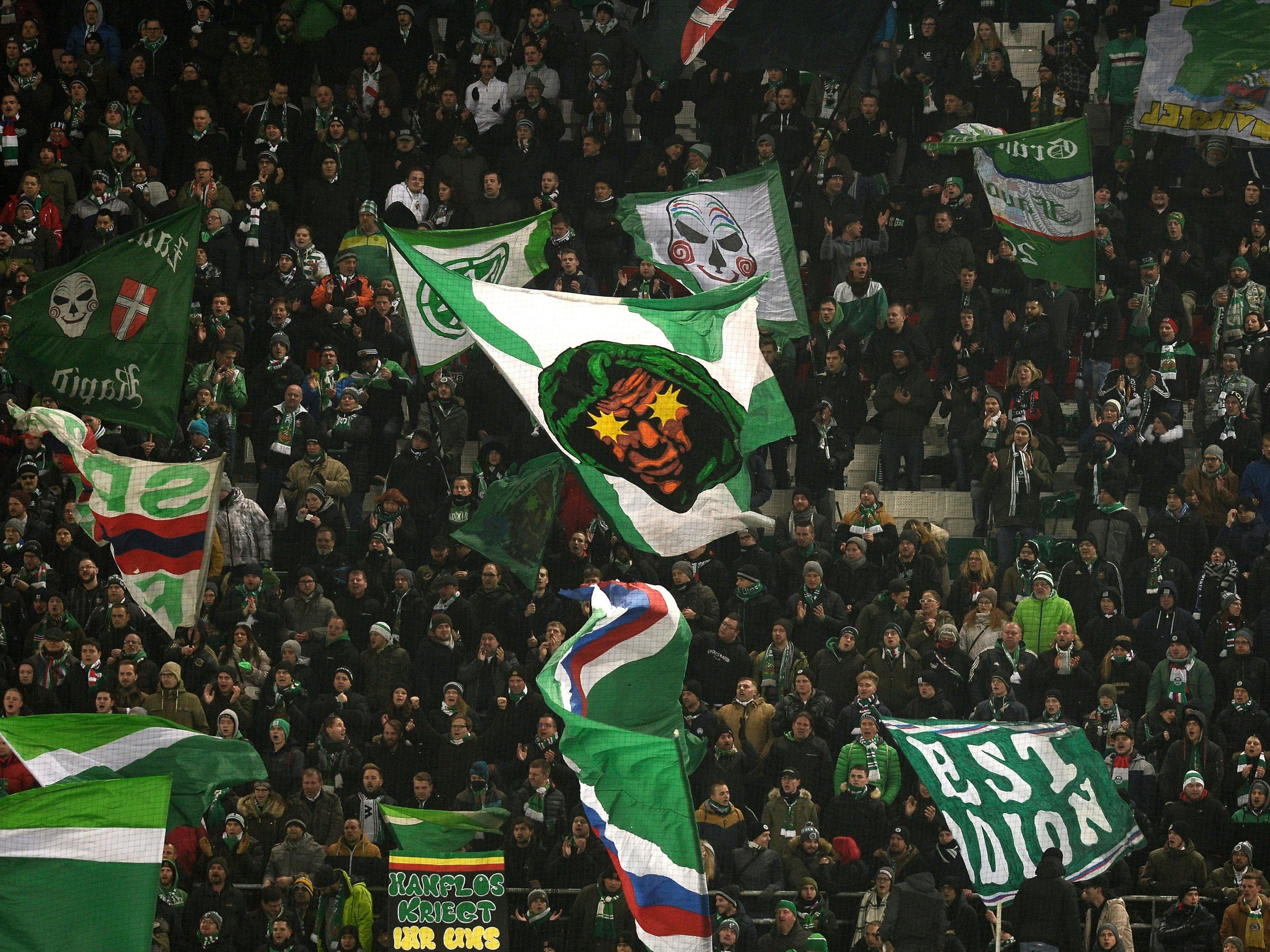 21.000 Fußballfans schauten beim Match zu. 21.000 Fußballfans schauten beim Match zu.