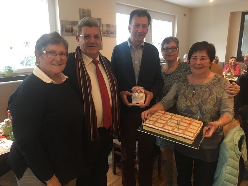 PVÖ-Kegler feierten Meistertitel und Geburtstag ihres Chefs PVÖ-Kegler feierten Meistertitel und Geburtstag ihres Chefs