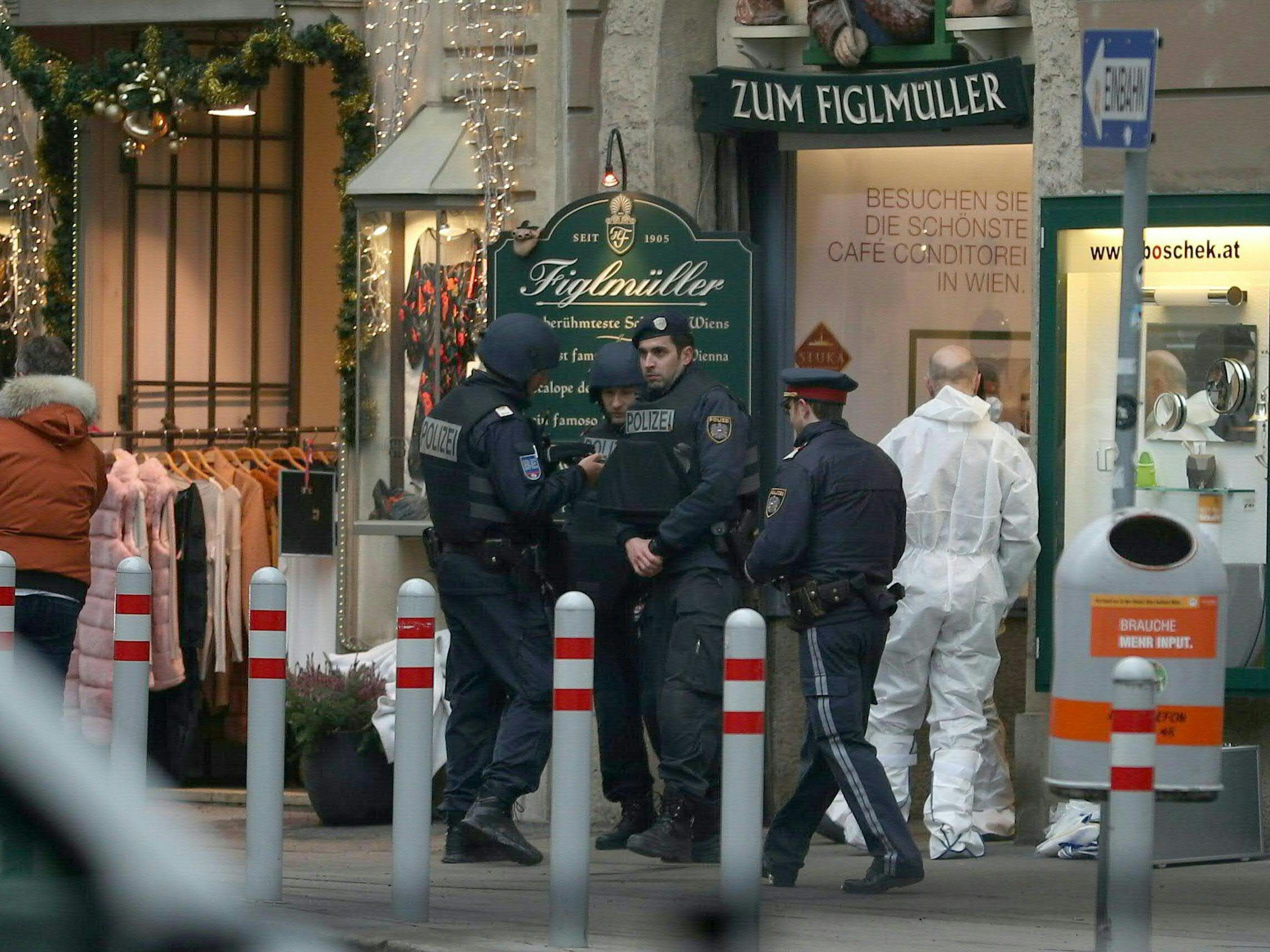 Nach den Schüssen in der Wiener Innenstadt kam es nun zu zwei Festnahmen. Nach den Schüssen in der Wiener Innenstadt kam es nun zu zwei Festnahmen.