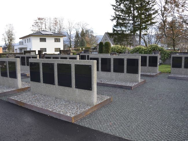 Die Urnengräber am Friedhof Meiningen