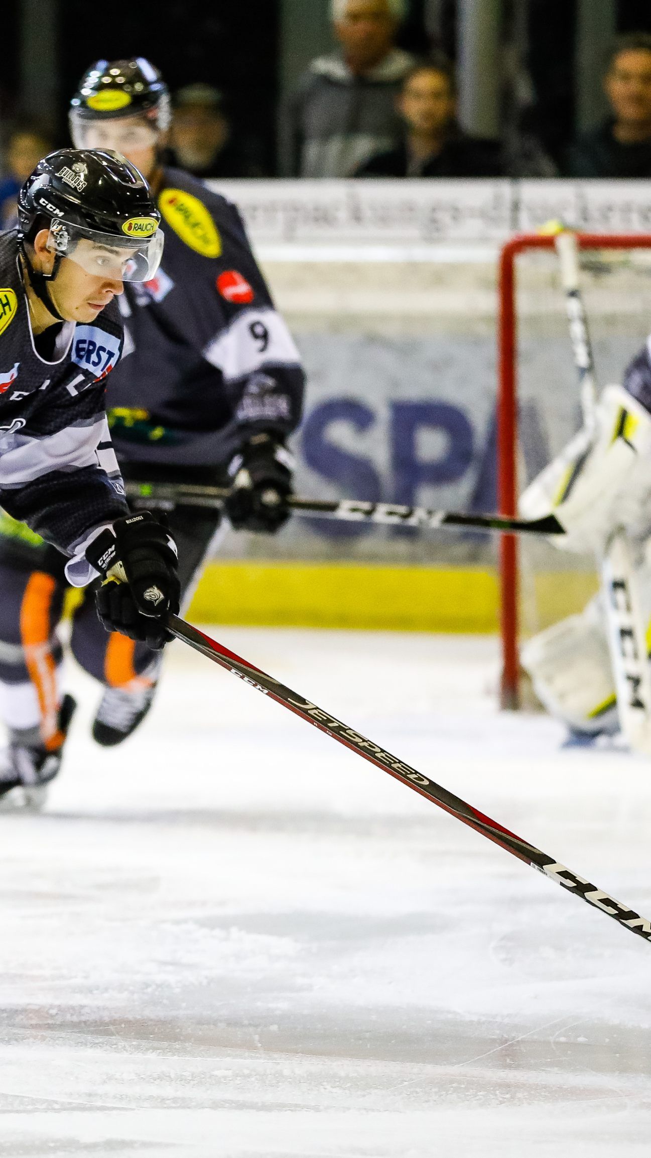 Im dritten Aufeinandertreffen die erste Niederlage gegen Innsbruck.