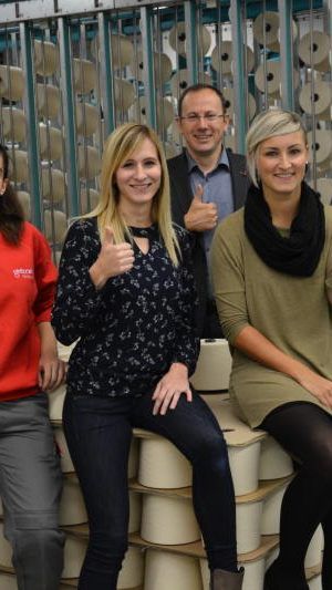 Zum Sozialangebot bei Getzner gehört eine Arbeitspsychologin, die den Beschäftig- ten regelmäßig – auch während der Arbeitszeit – zur Verfügung steht.