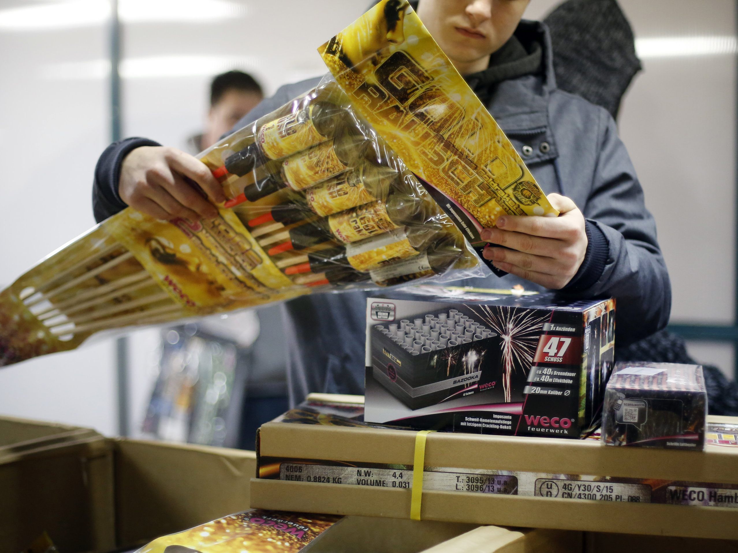 Es wird vor Pyrotechnikunfällen zu Silvester gewarnt. Es wird vor Pyrotechnikunfällen zu Silvester gewarnt.