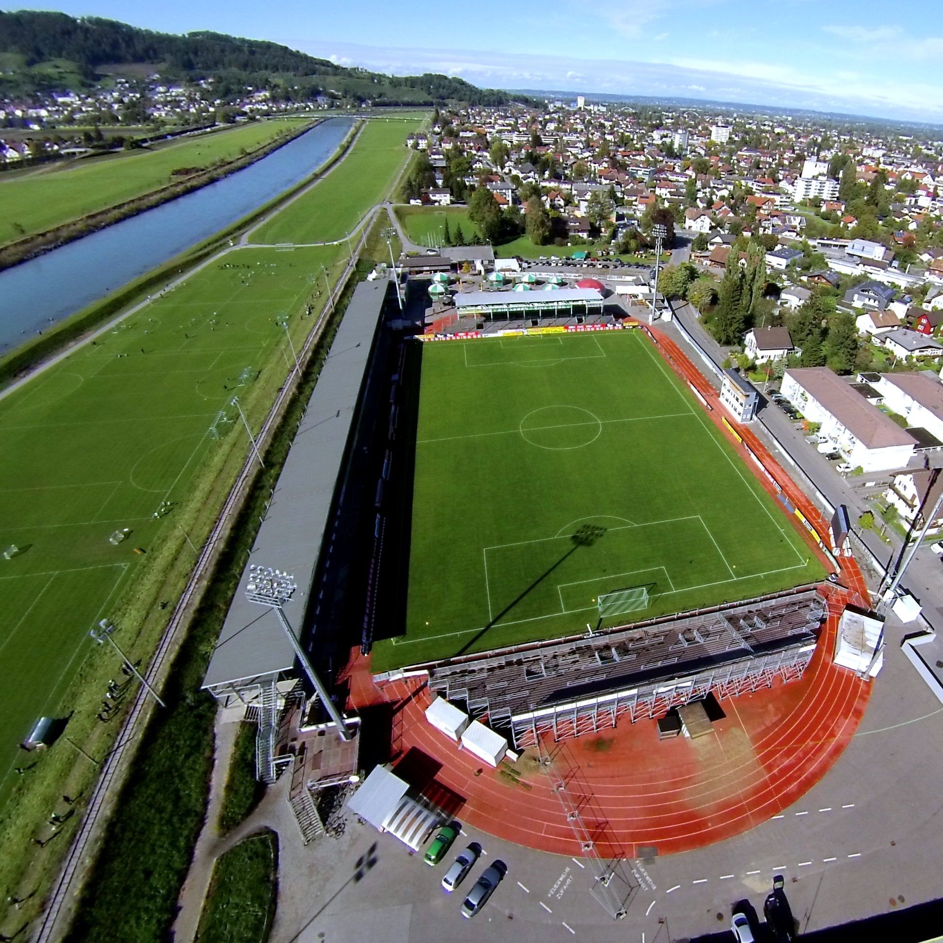 Die Anrainerin klagt gegen die Lärm- und Lichtbelästigung aus dem Stadion der Austria Lustenau.