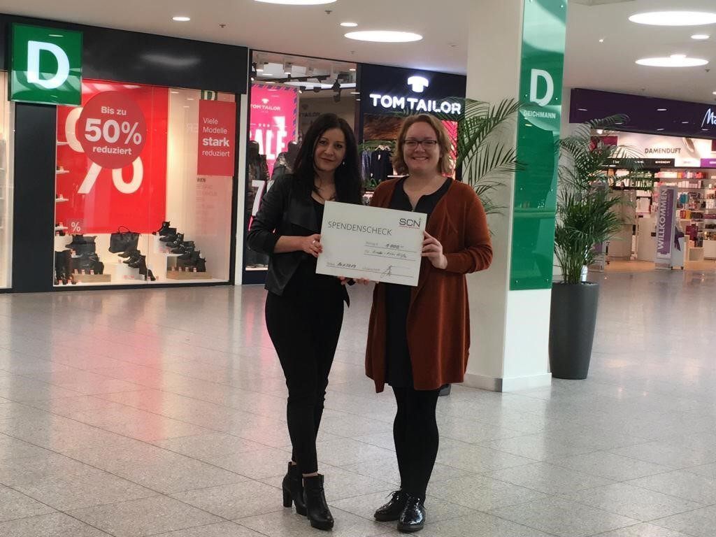 1Frau Tijana Simic (Leitung Marketing SCN) und Frau Mag. Franziska Oppitz, BA (Öffentlichkeitsarbeit ÖKKH).