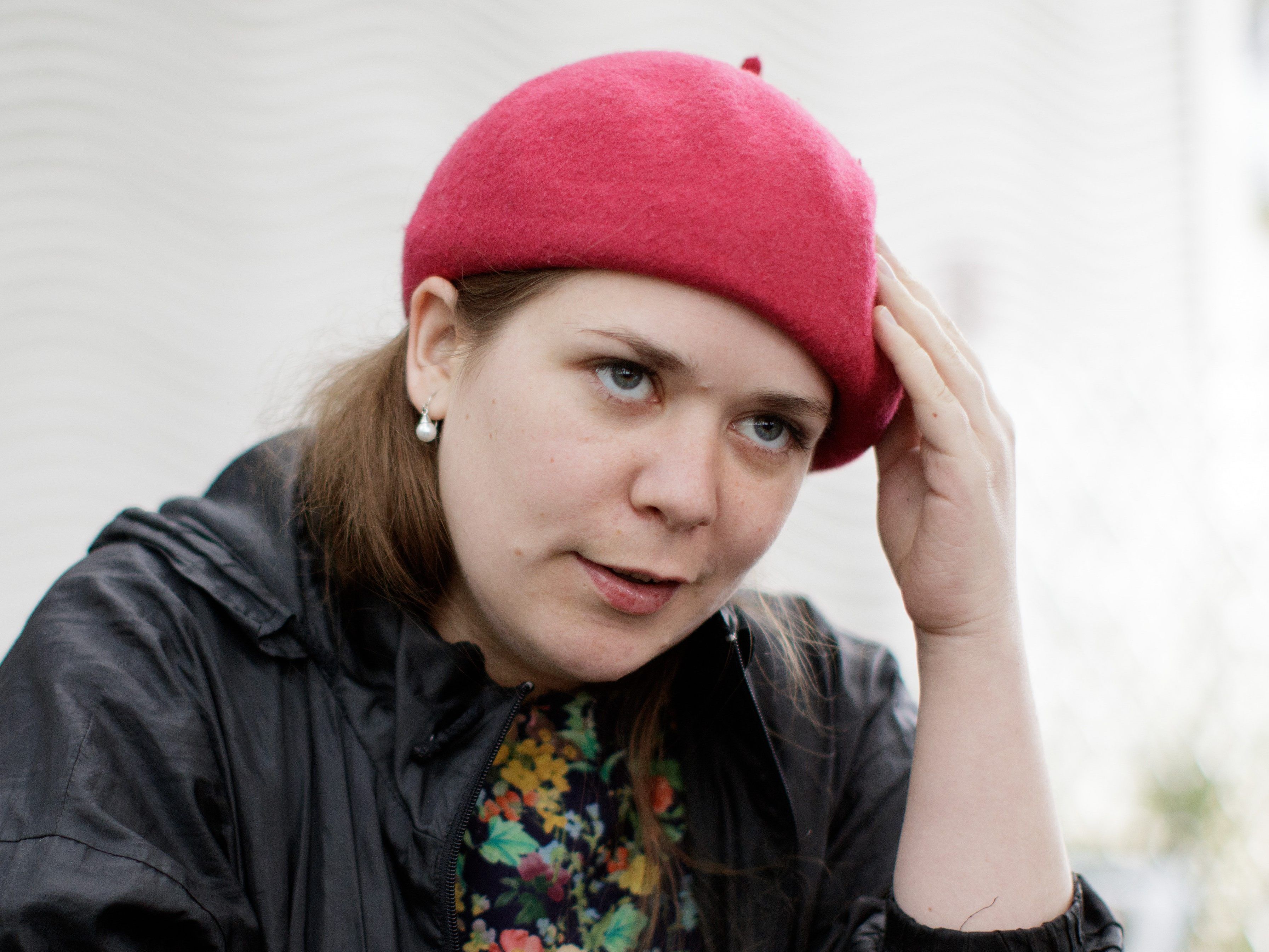 Stefanie Sargnagel ist eine leidenschaftliche Unterstützerin von Hyäne Fischer. Stefanie Sargnagel ist eine leidenschaftliche Unterstützerin von Hyäne Fischer.