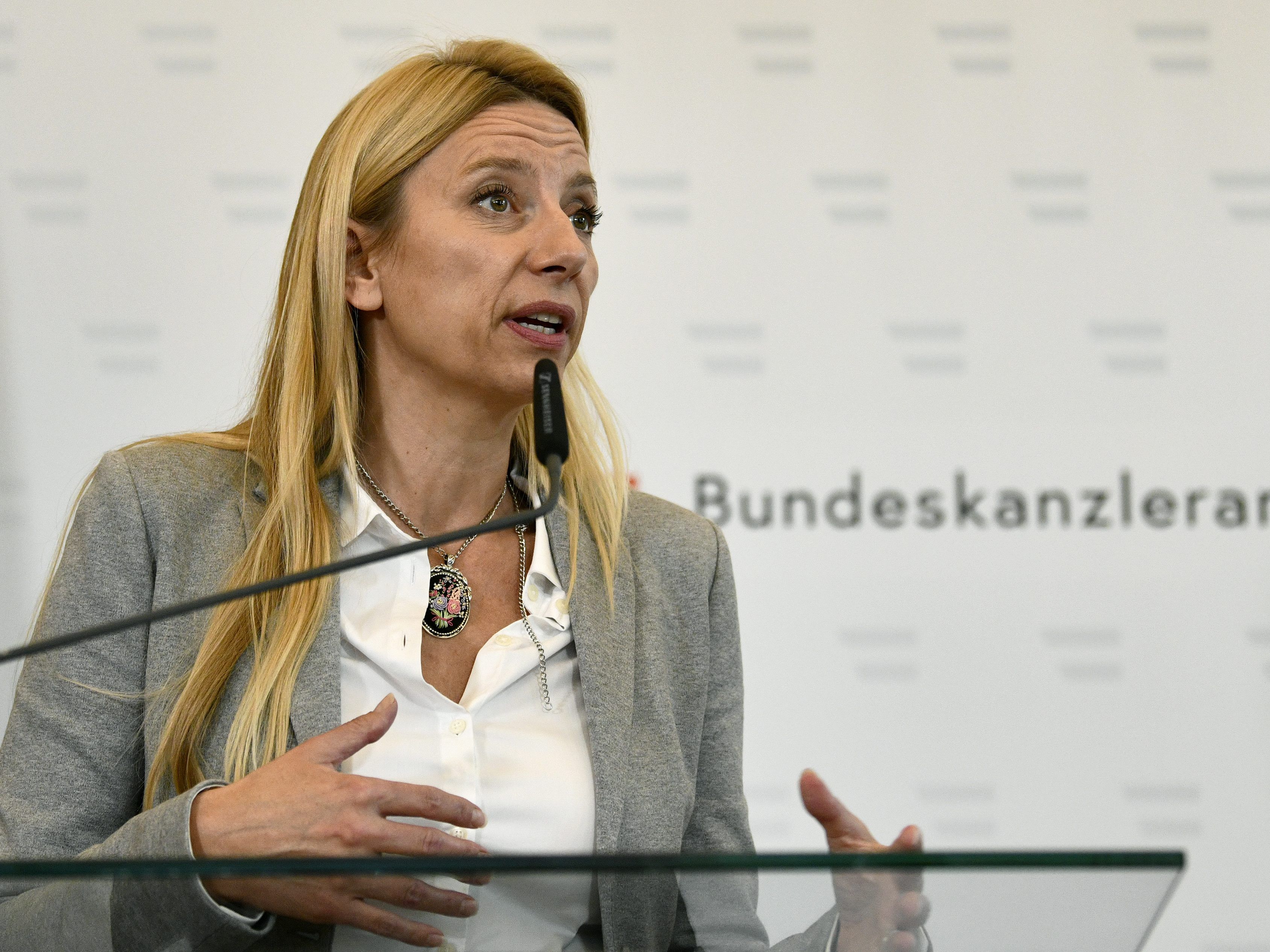 Frauenministerin Bogner Strauß zeigte sich über die Kandidatenliste erfreut.