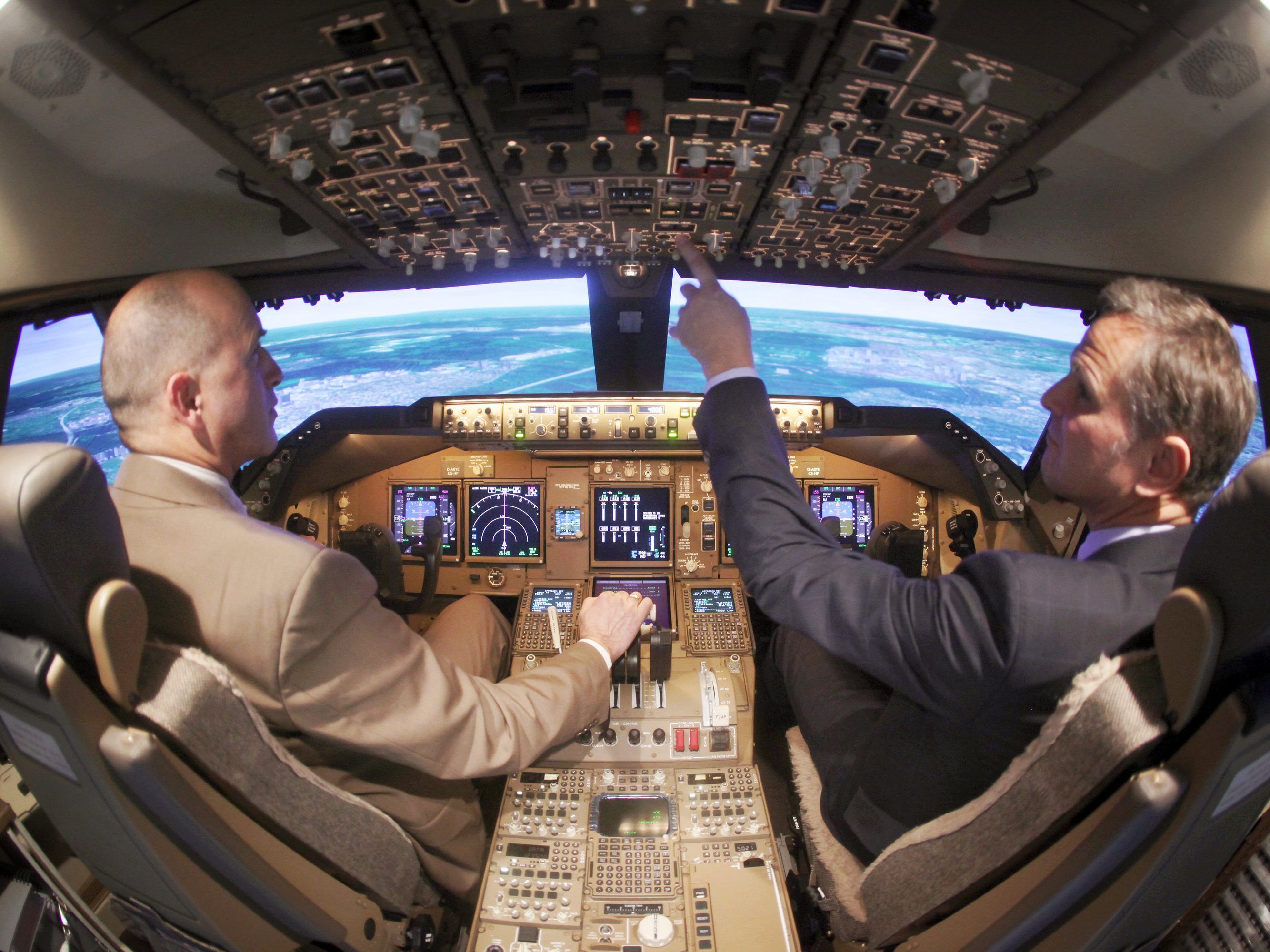 Piloten von über 20 Airlines trainieren in Wien. Piloten von über 20 Airlines trainieren in Wien.