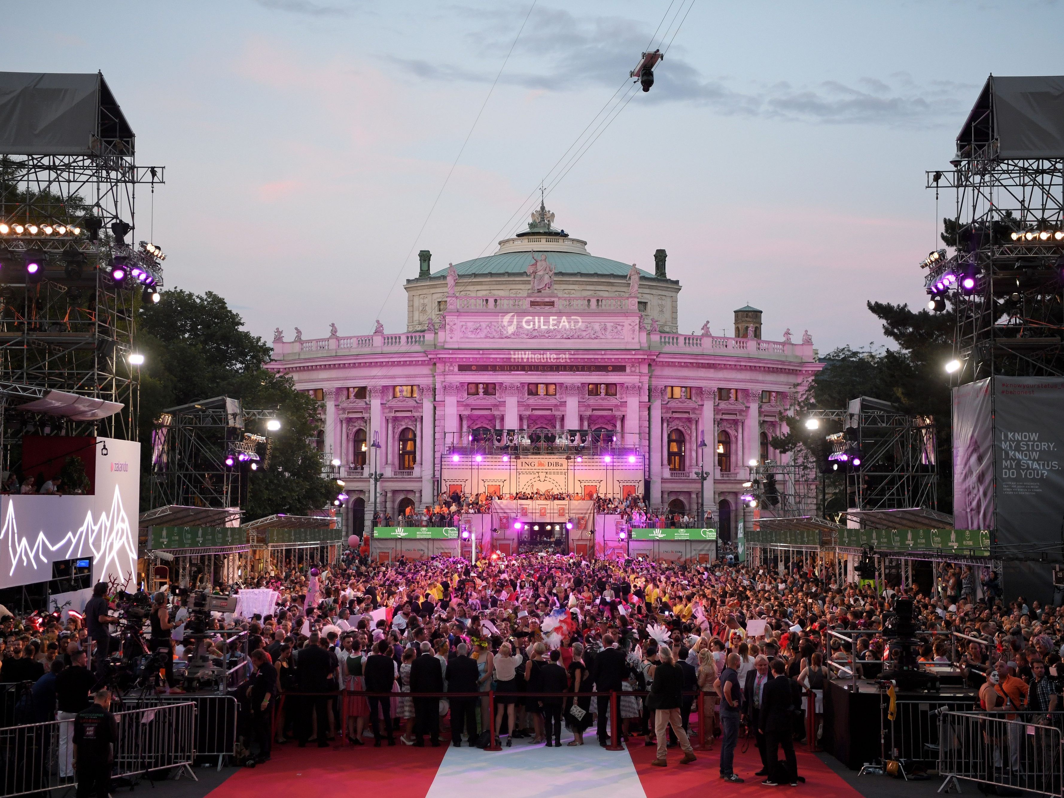 Jugendliche Botschafter für den Life Ball 2019 werden gesucht. Jugendliche Botschafter für den Life Ball 2019 werden gesucht.
