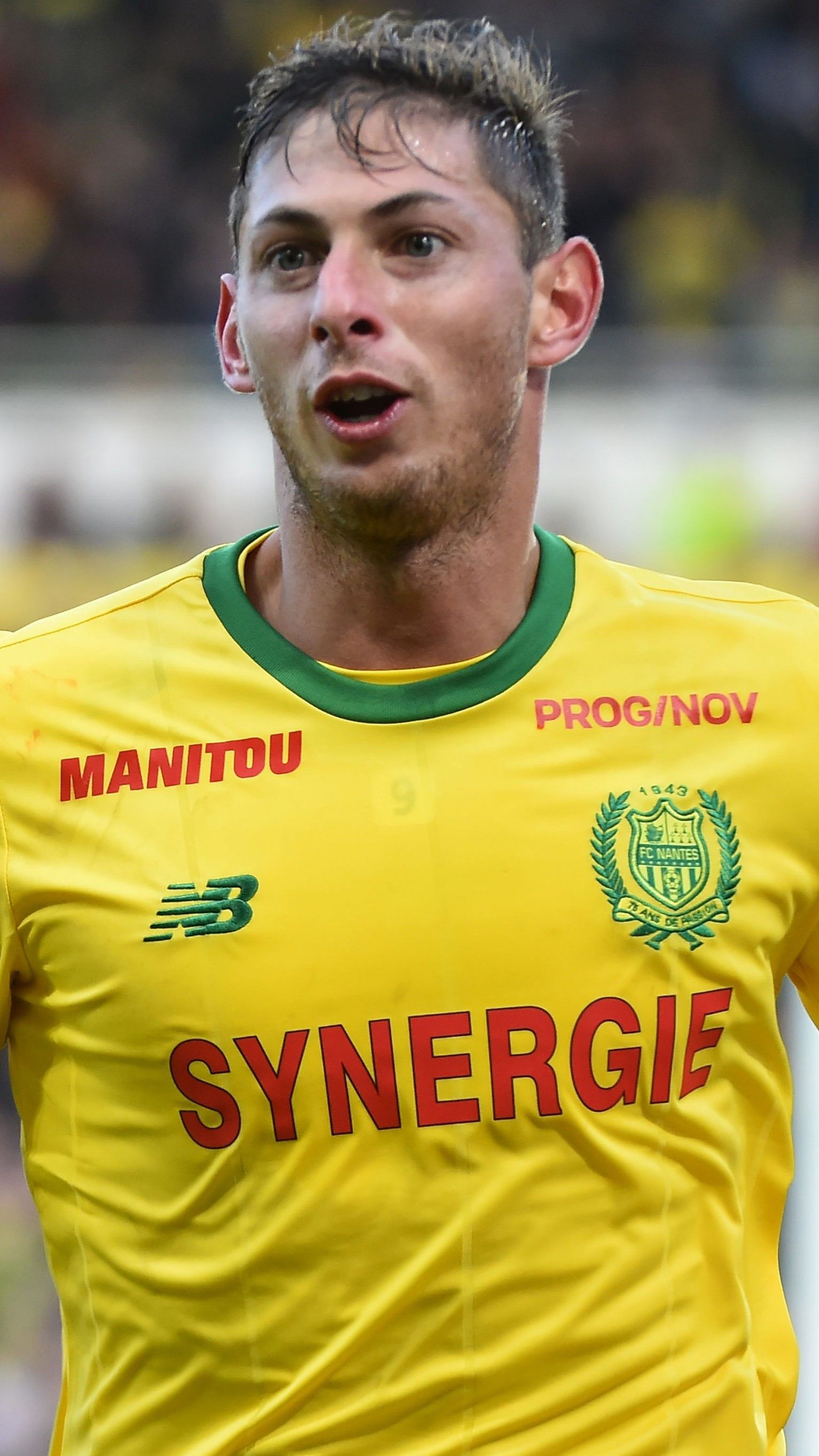 Der Stürmer hatte am Freitag einen Vertrag beim Premier-League-Verein Cardiff unterschrieben.