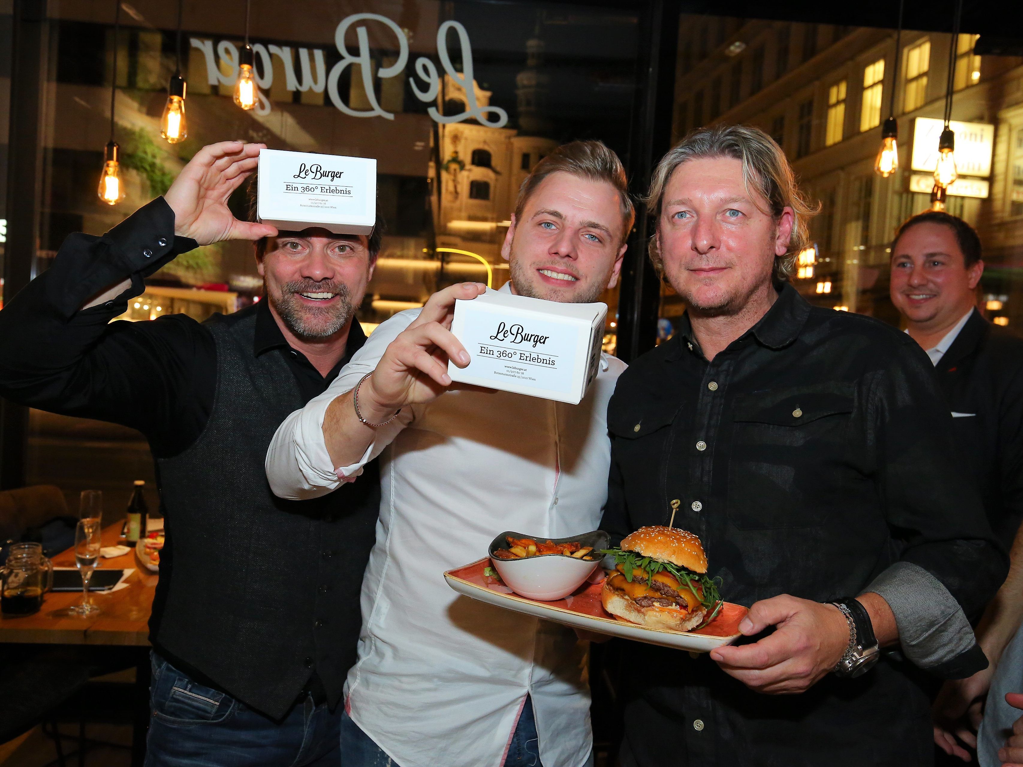 Zahlreiche Gäste waren bei der Eröffnung von Le Burger. Zahlreiche Gäste waren bei der Eröffnung von Le Burger.