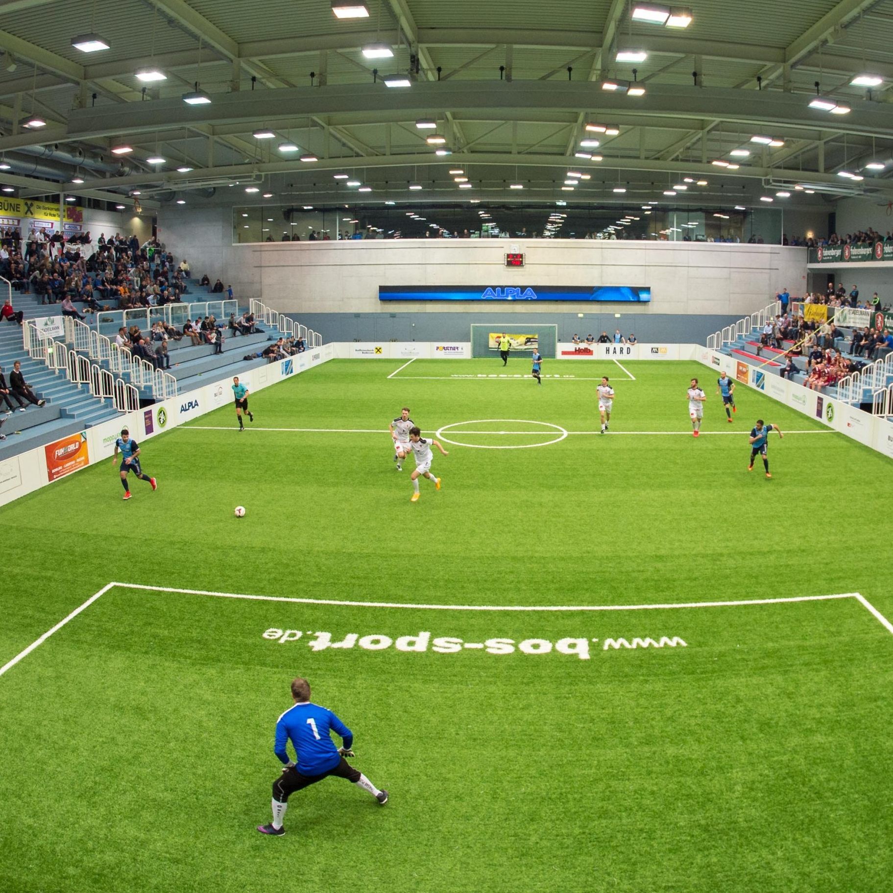 Hallenfußball-Action beim Seehallencup in Hard (Bild vom Finaltag 2018).