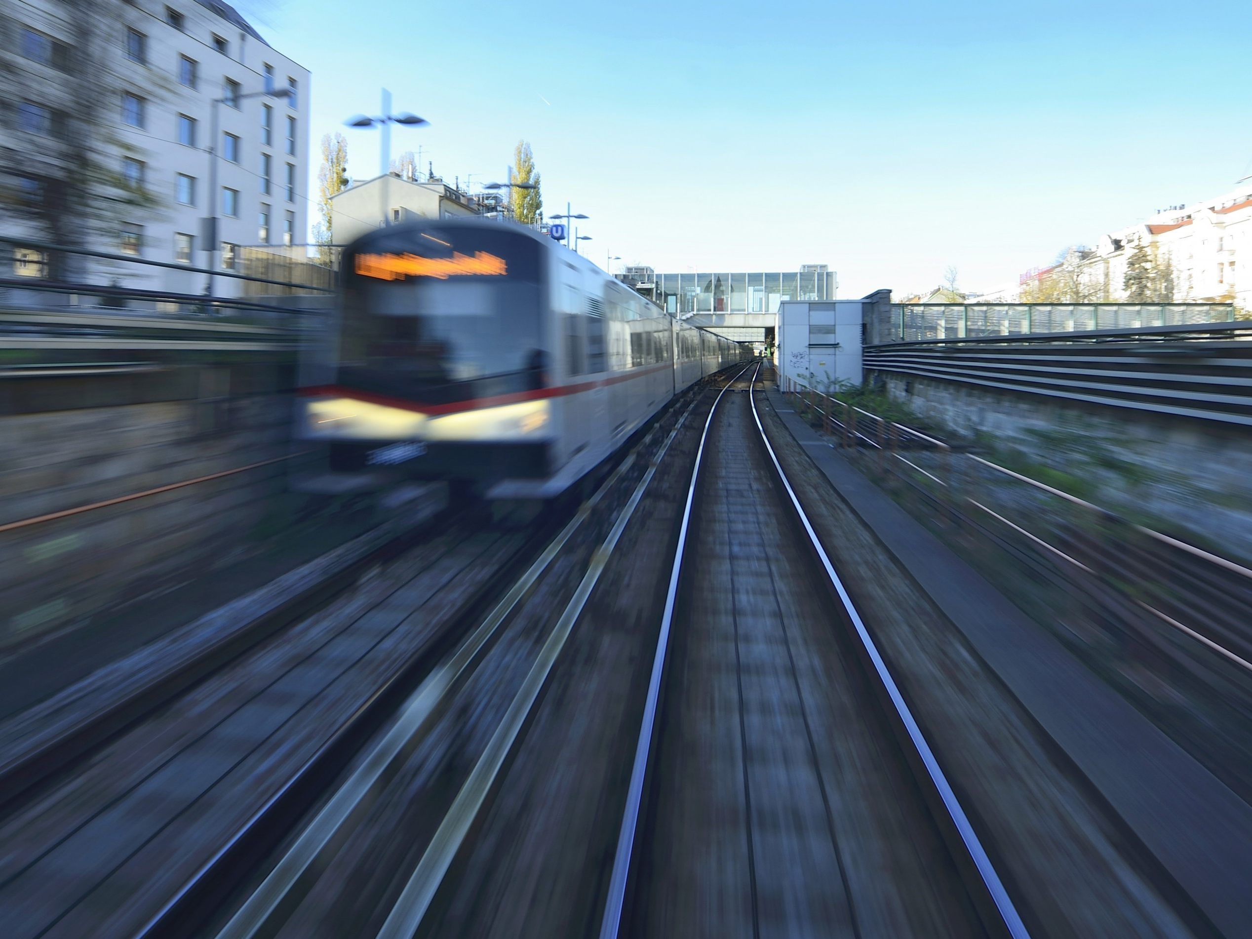 Der Mann war mit einer Schreckschusswaffe in der U-Bahn unterwegs. Der Mann war mit einer Schreckschusswaffe in der U-Bahn unterwegs.