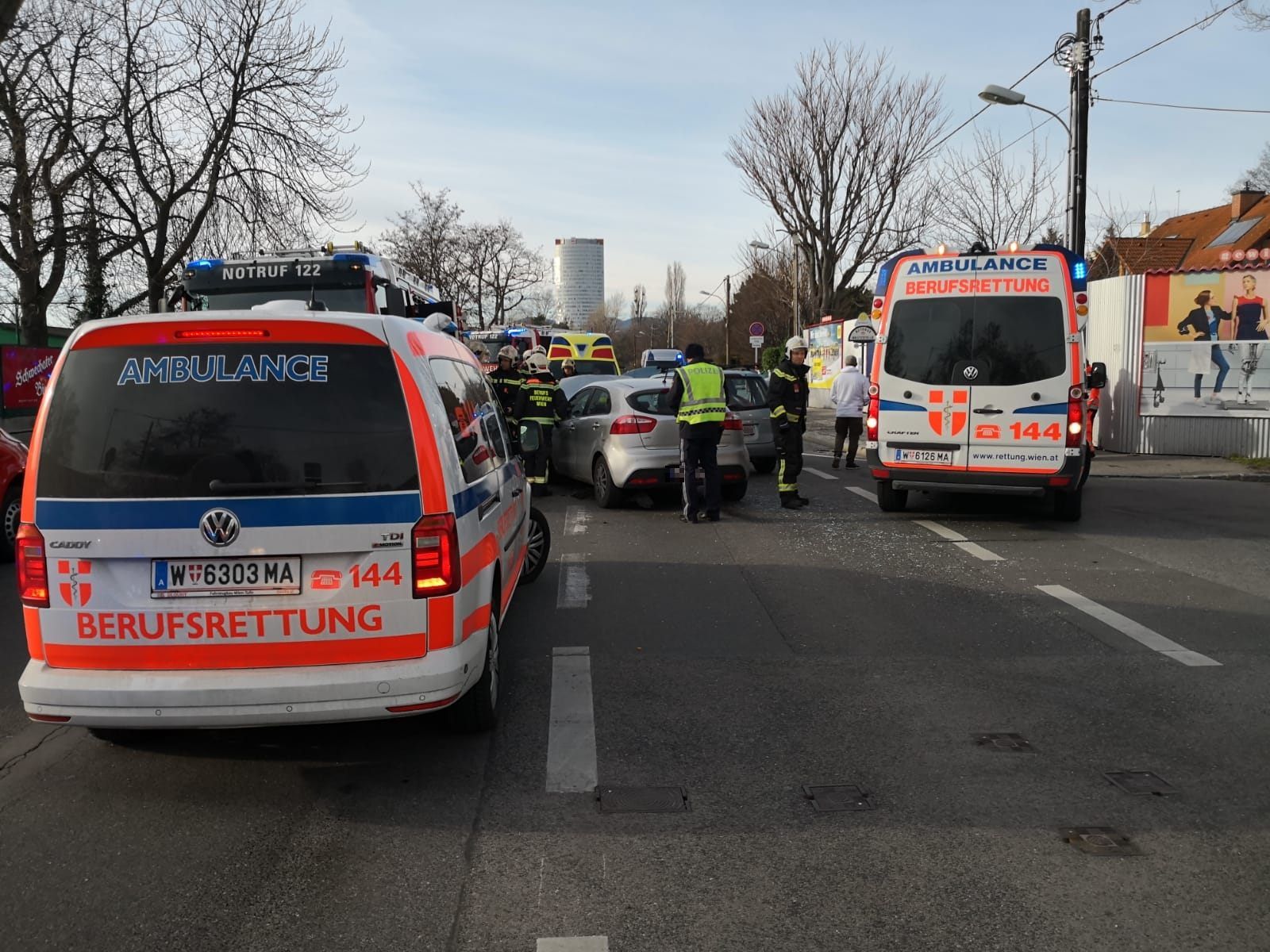 Bei einem Verkehrsunfall am Mittwoch wurden zwei Personen schwer verletzt.
