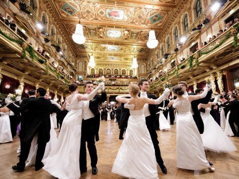 Der Techniker Circle ist für die Organisation des Balles zuständig.