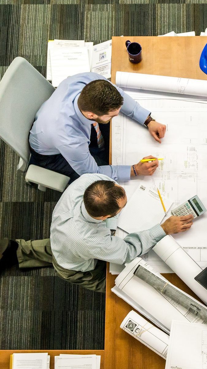 Nur im Büro zu sitzen stimmt die wenigsten der Österreicher fröhlich.