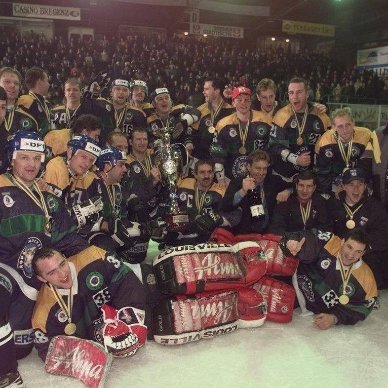 VEU Feldkirch bejubelt Sieg in der Euroliga 1998.