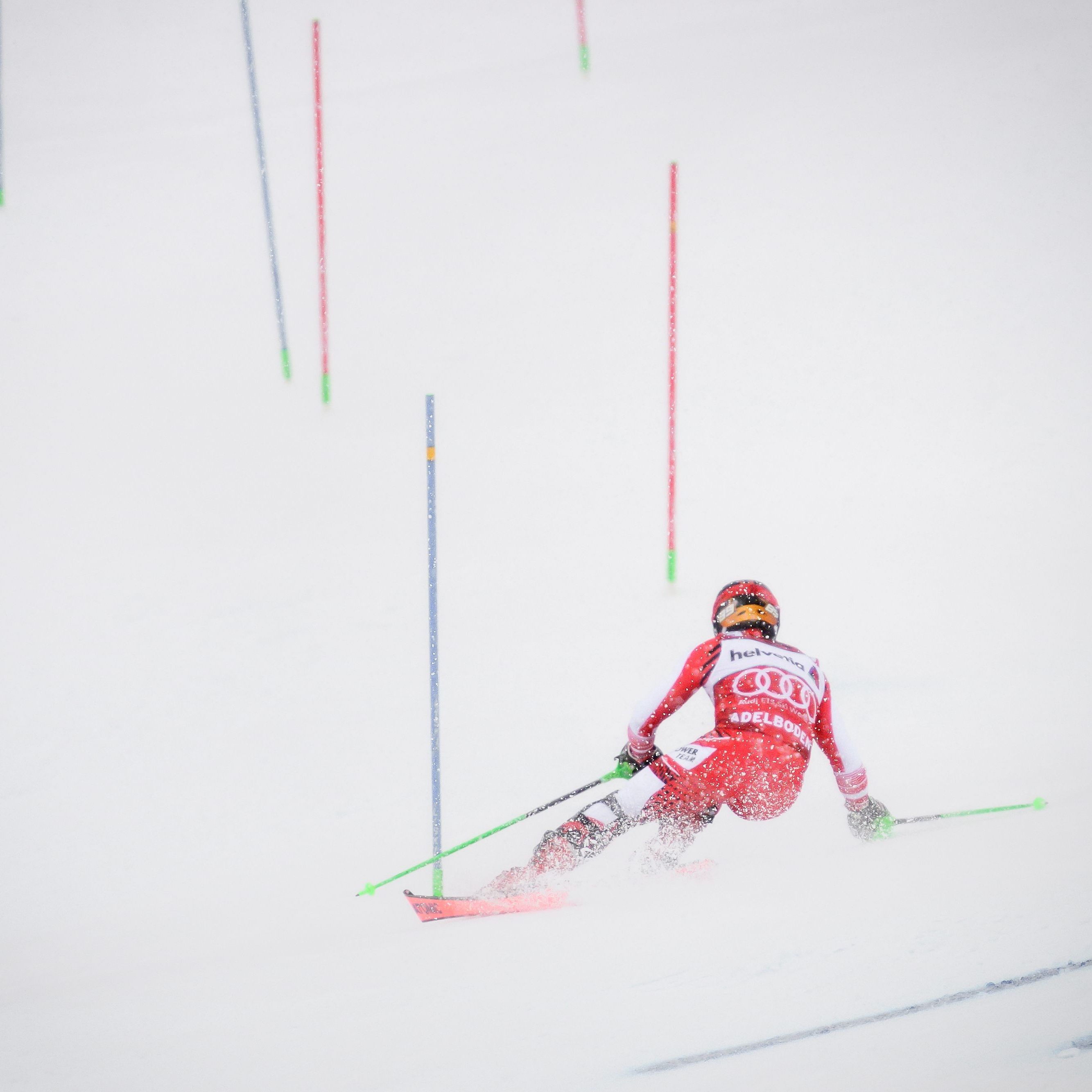 Marcel Hirscher gewinnt auch den Slalom von Adelboden.