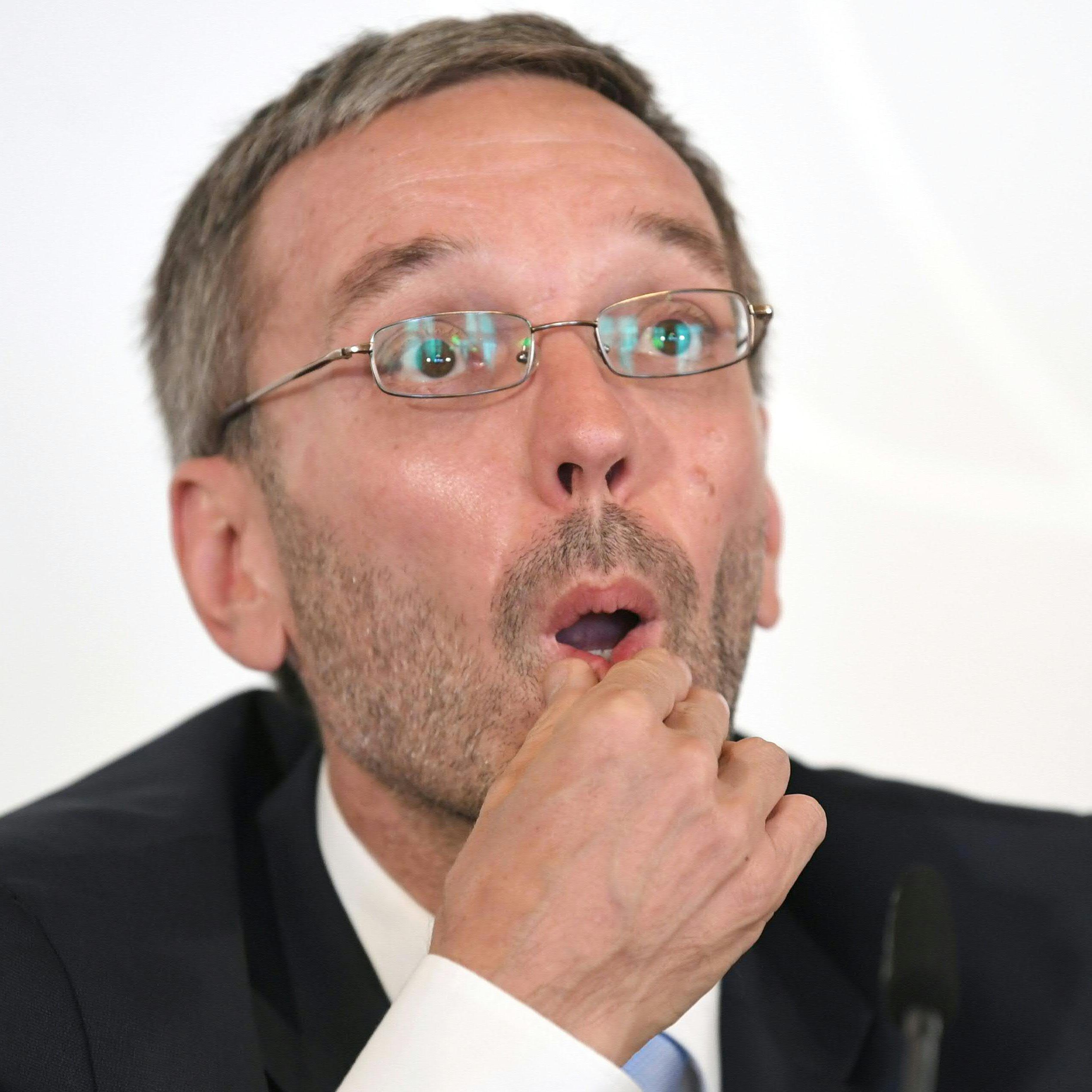 Bei dem Lied kommt Innenminister Kickl nicht gut weg.