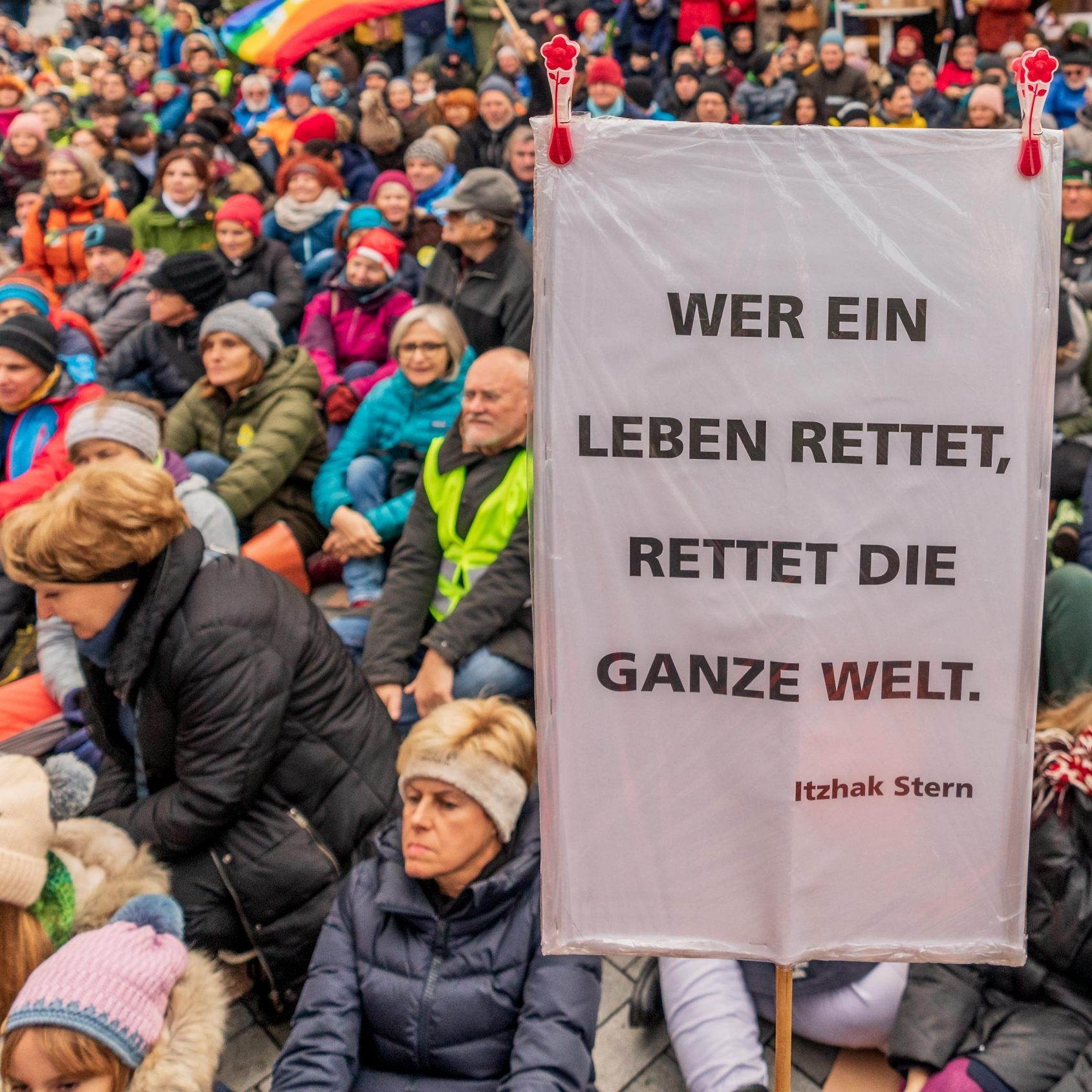 Woche für Woche versammeln sich mehr Menschen zur sogenannten "Sonntagsdemo".