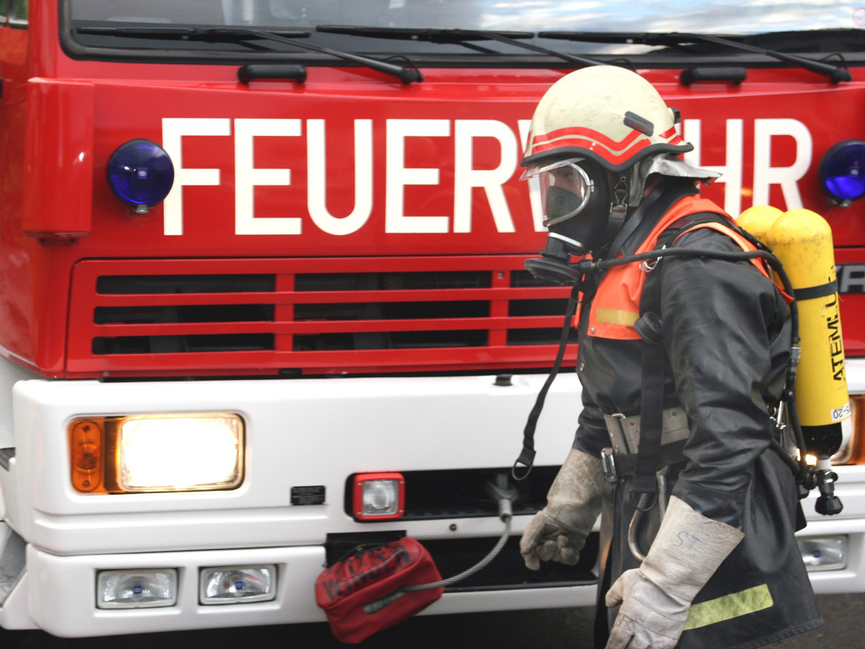 Sechs Personen wurden bei dem Wohnungsbrand in Wien-Landstraße verletzt. Sechs Personen wurden bei dem Wohnungsbrand in Wien-Landstraße verletzt.