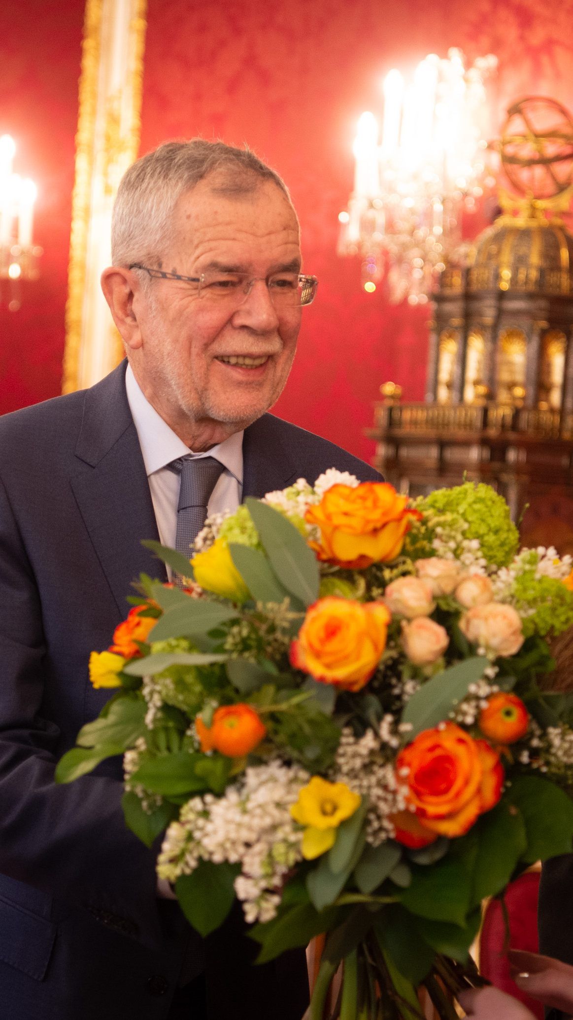 Ein Blumengruß für den Bundespräsidenten.