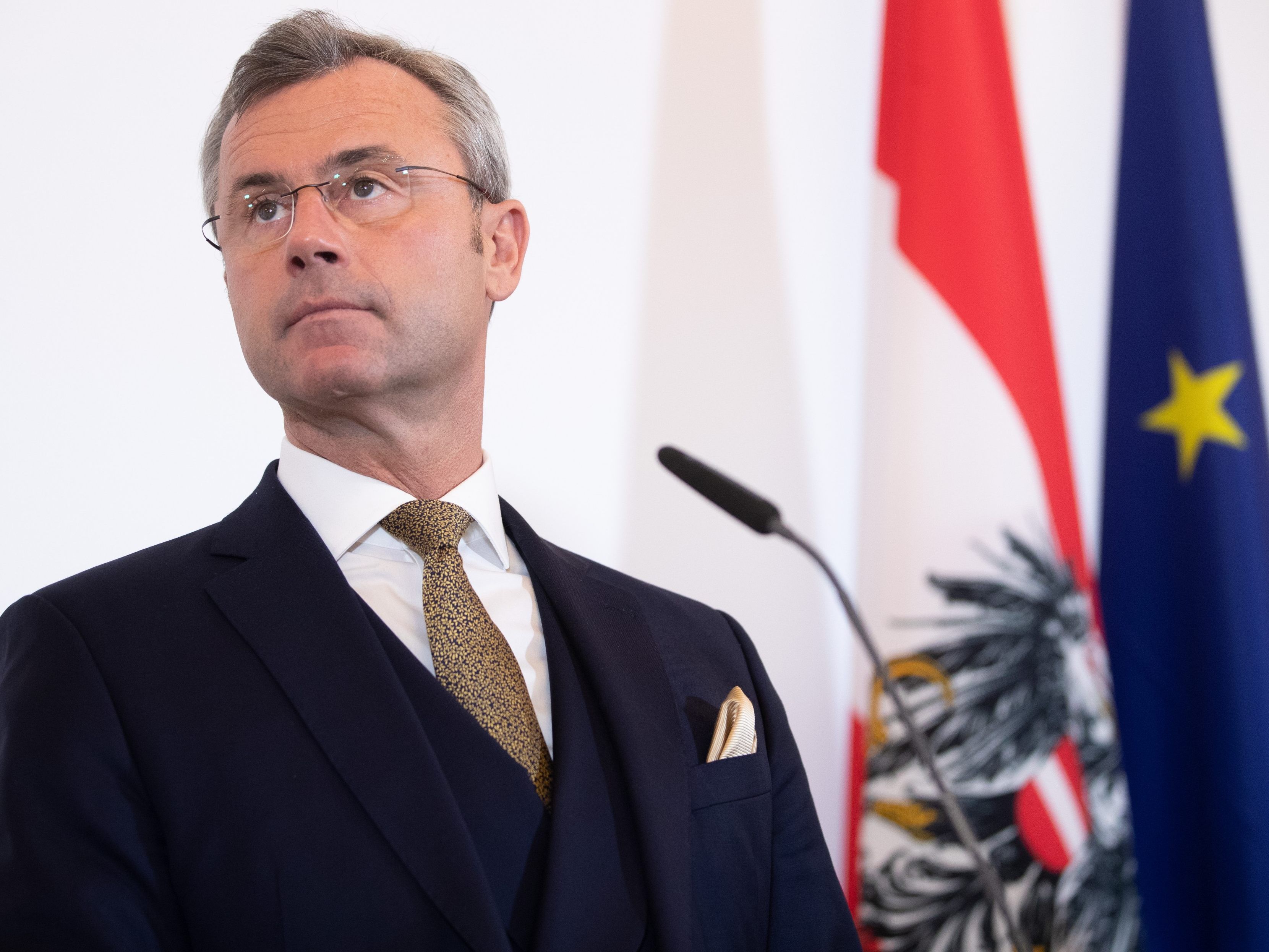 Hofer lädt zum Lkw-Sicherheitsgipfel.