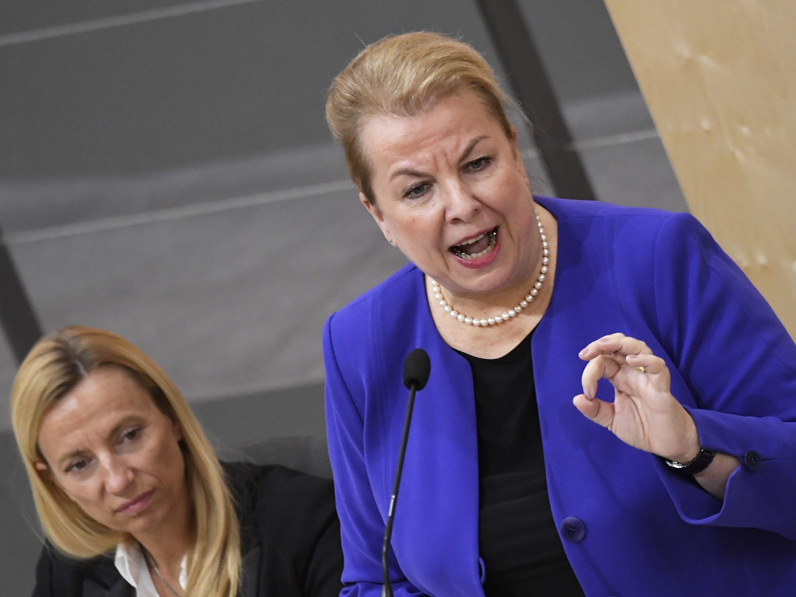 Hartinger ist "die Wärme". Hartinger ist "die Wärme".